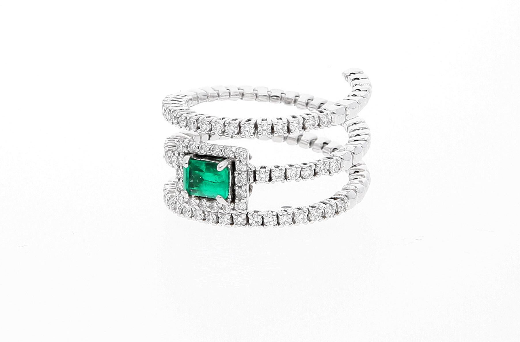 Emerald Cut 18 Karat White Gold Extendable Ring with Diamonds and Emerald