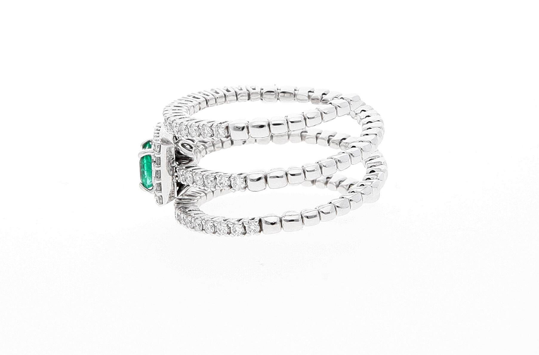 18 Karat White Gold Extendable Ring with Diamonds and Emerald 1