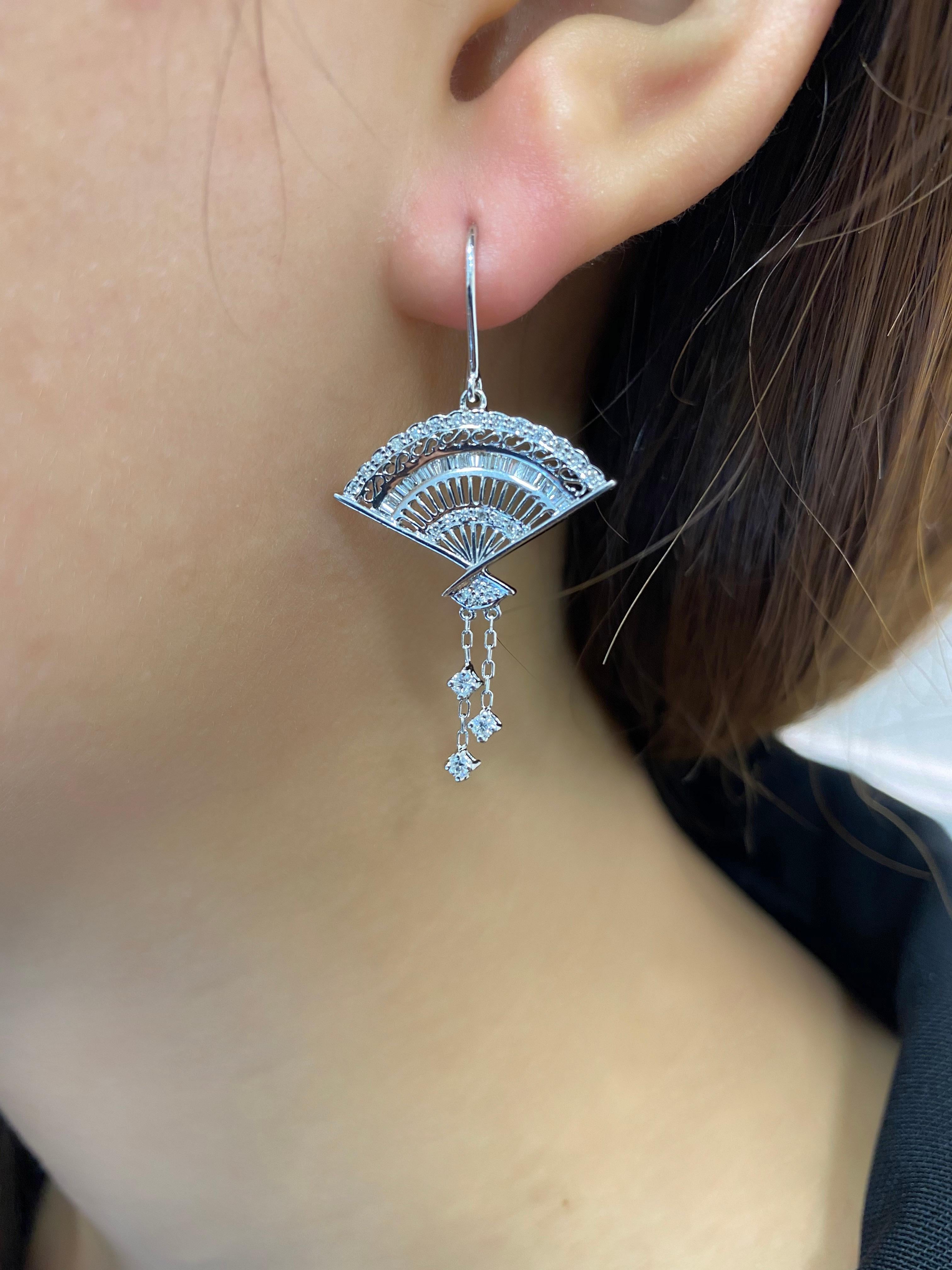 Contemporary 18 Karat White Gold Fan Shape Diamond Earrings For Sale