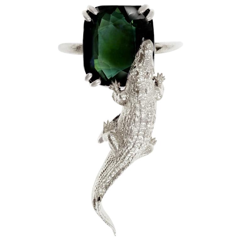 Eighteen Karat White Gold Contemporary Fashion Ring with Green Sapphire