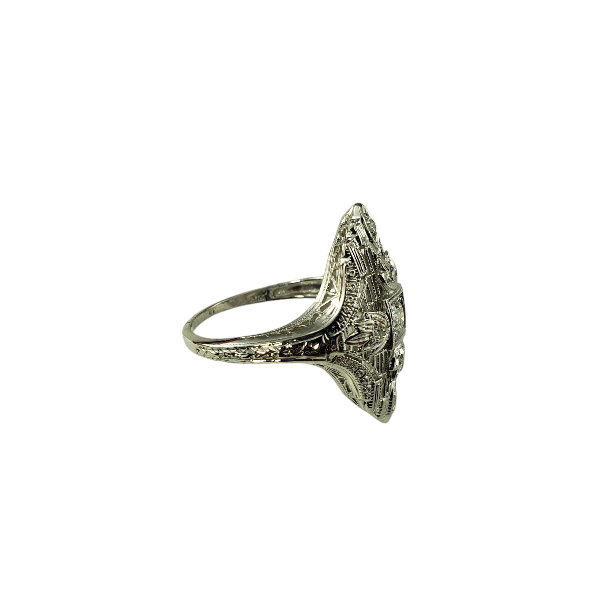 18 Karat White Gold Filigree and Diamond Art Deco Ring Size 7.25 #18241 In Good Condition In Washington Depot, CT