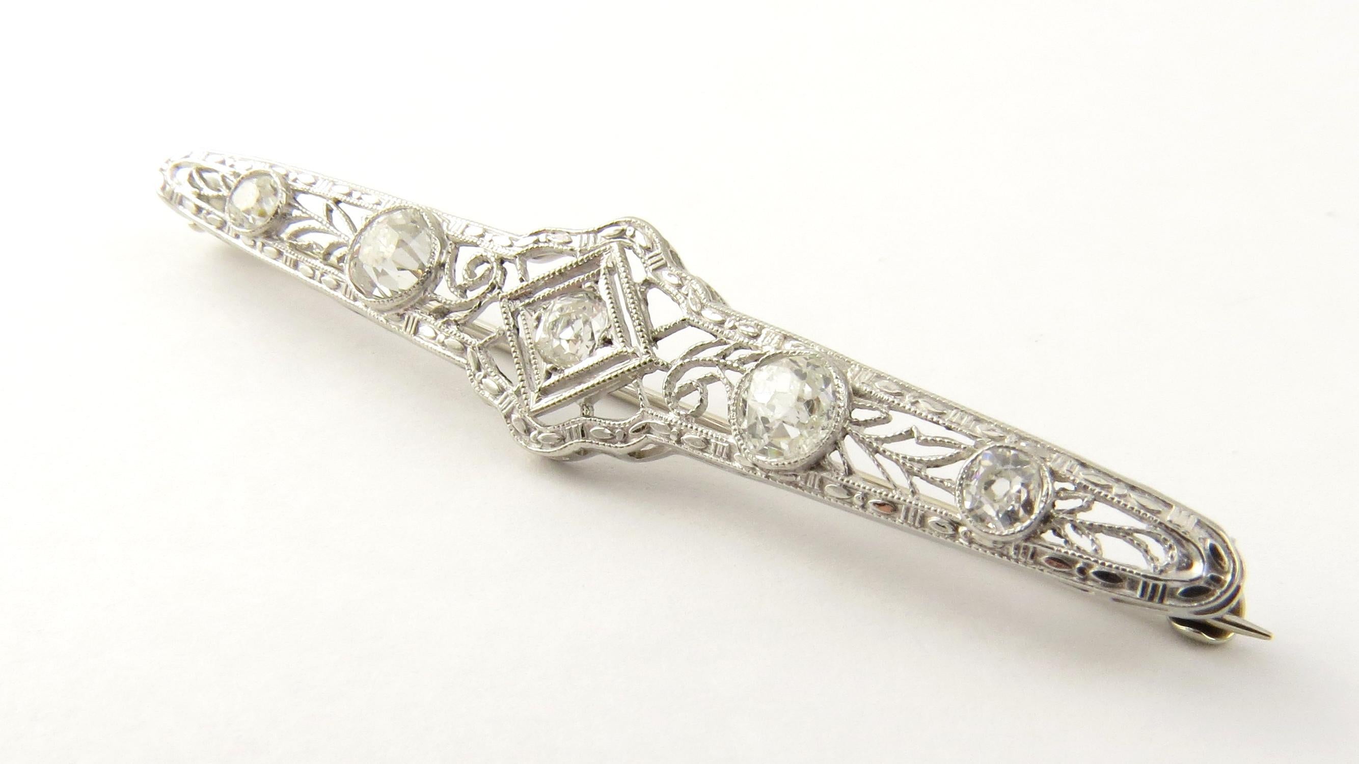 18 Karat White Gold Filigree and Diamond Bar Pin In Good Condition For Sale In Washington Depot, CT