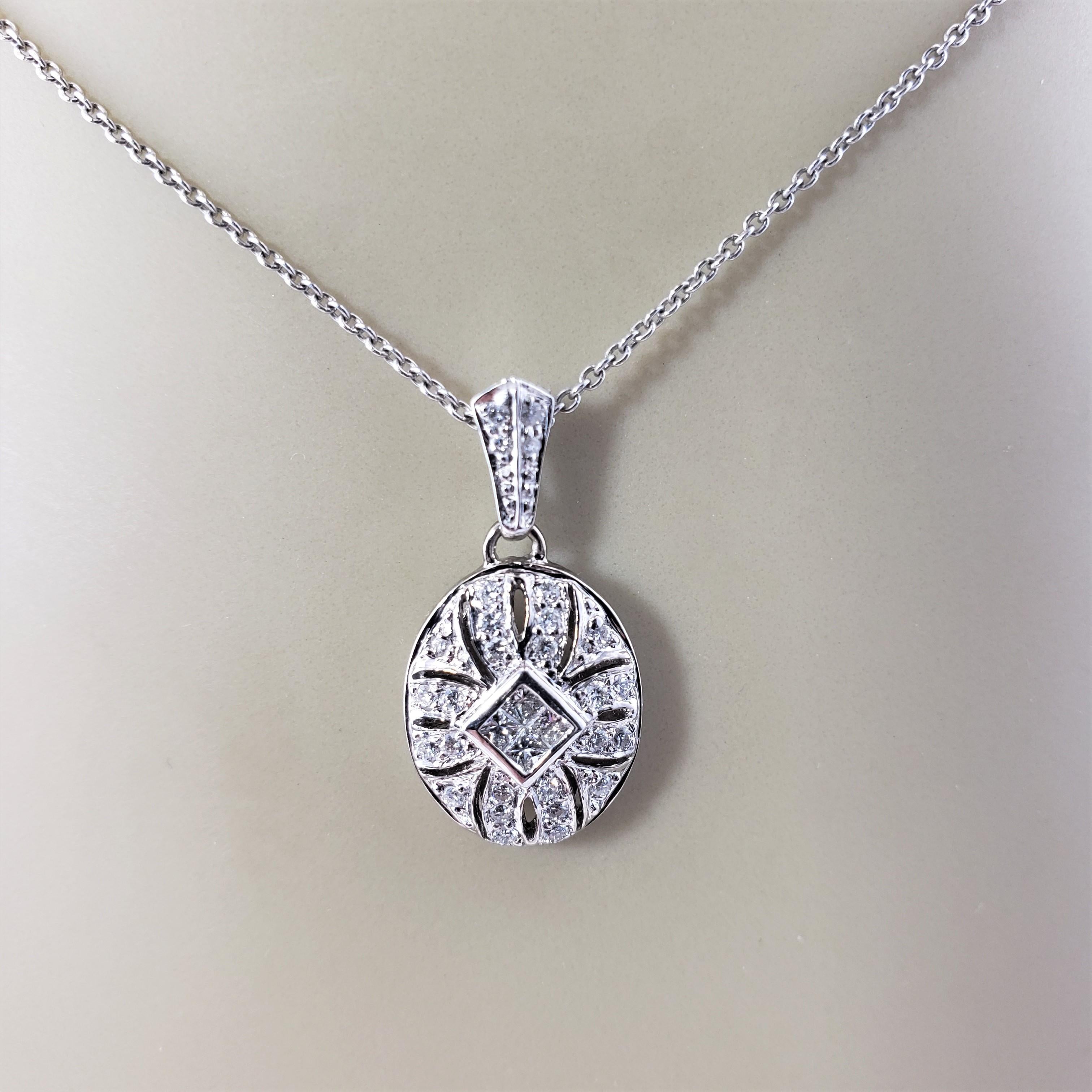 18 Karat White Gold Filigree and Diamond Pendant For Sale 4