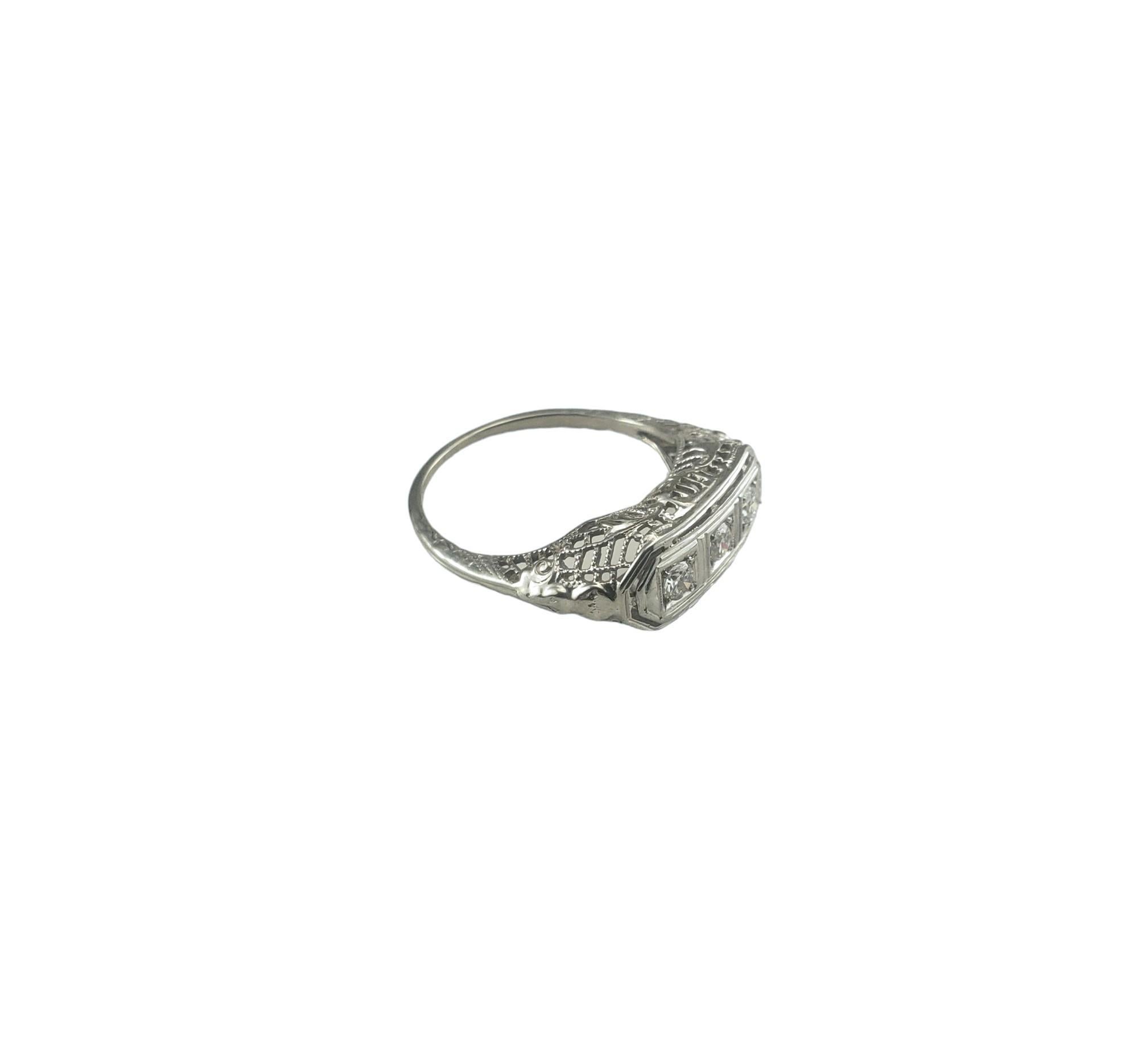 18 Karat White Gold Filigree and Diamond Ring Size 5.5-5.75 #16754 In Good Condition For Sale In Washington Depot, CT