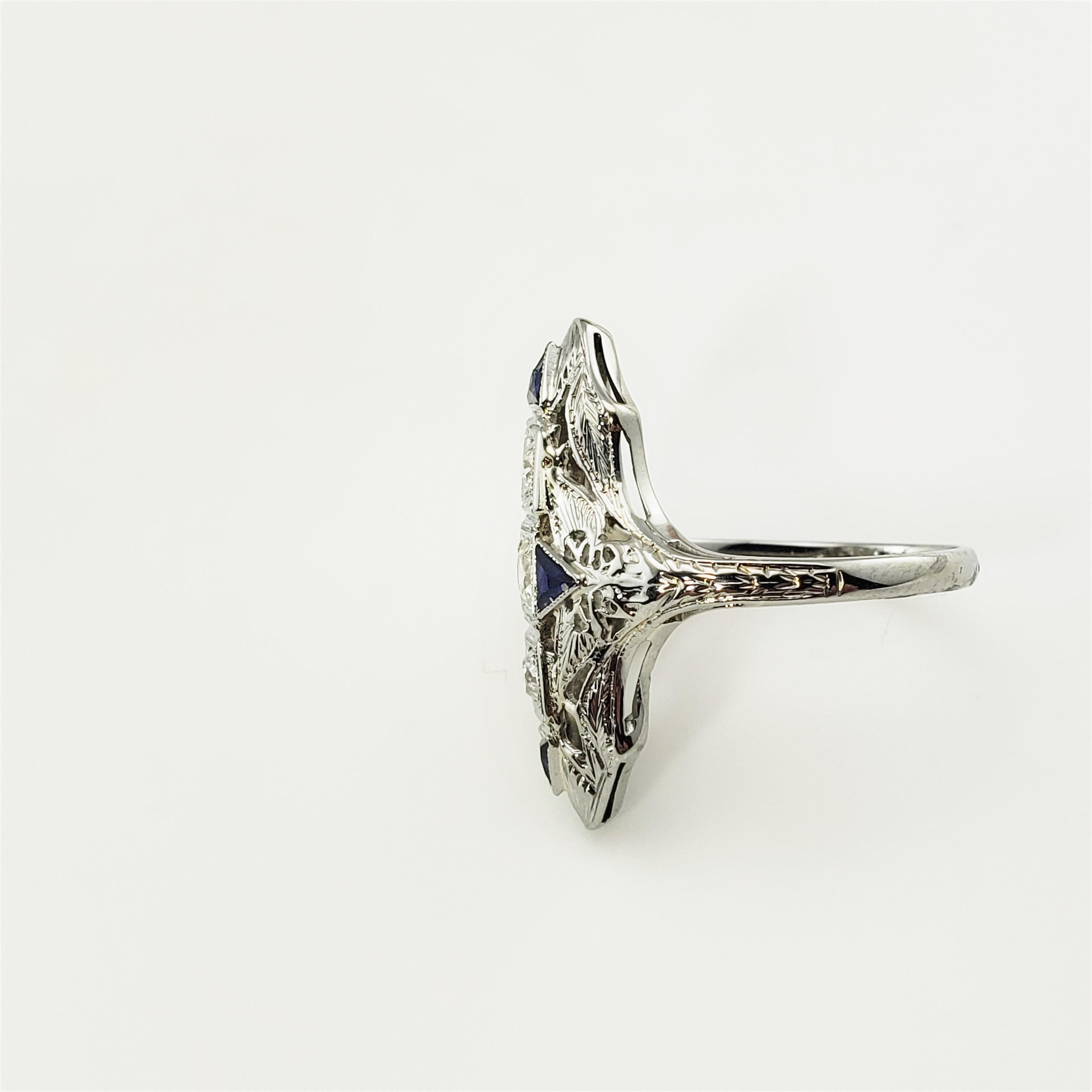 18 Karat White Gold Filigree Diamond Ring In Good Condition For Sale In Washington Depot, CT