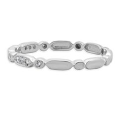 18 Karat White Gold Filigree Diamond Band