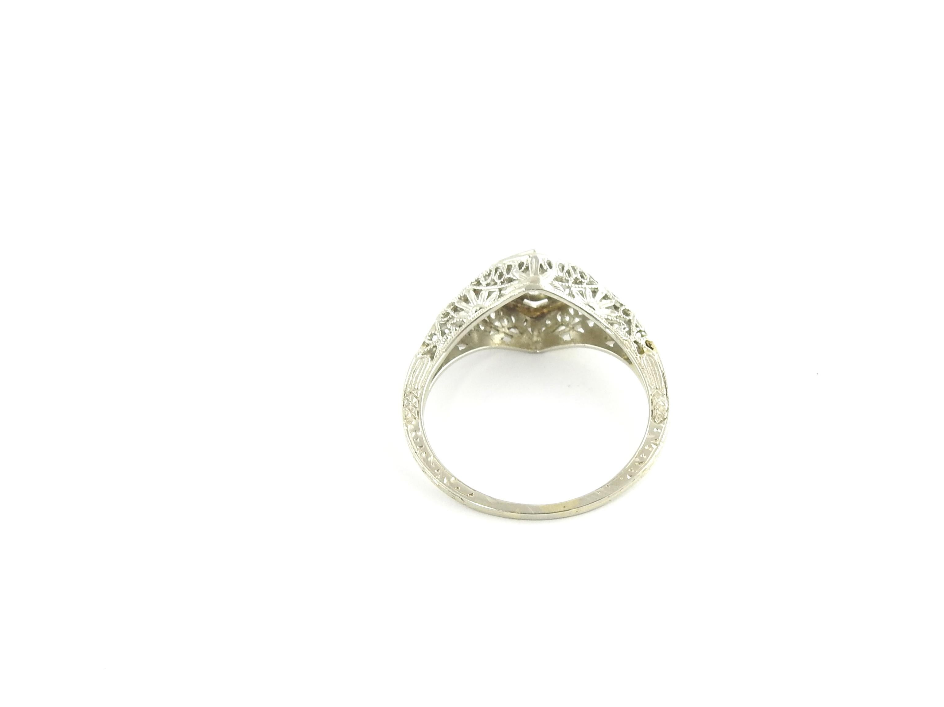 18 Karat White Gold Filigree Diamond Ring In Good Condition In Washington Depot, CT