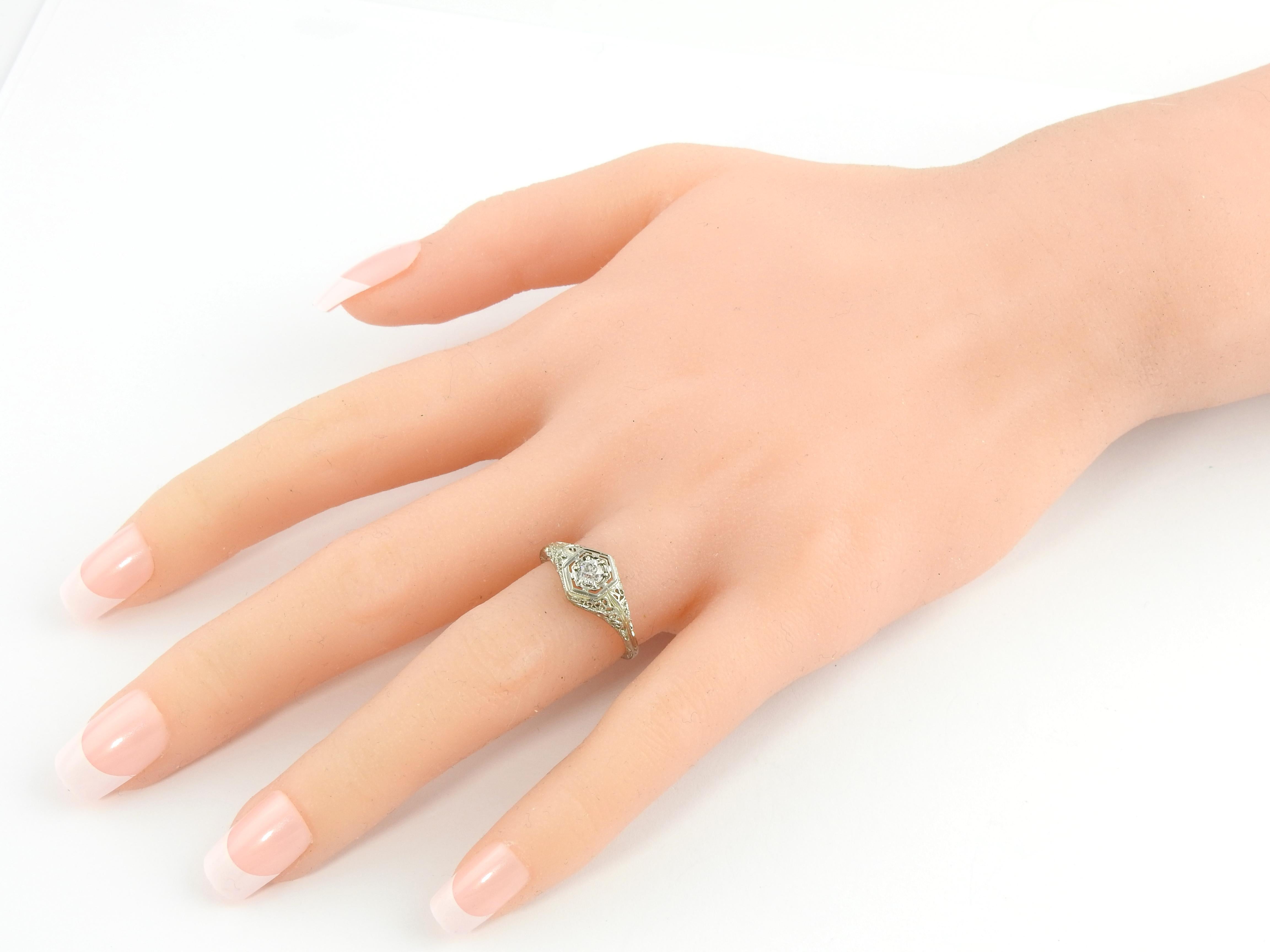 18 Karat White Gold Filigree Diamond Ring 2
