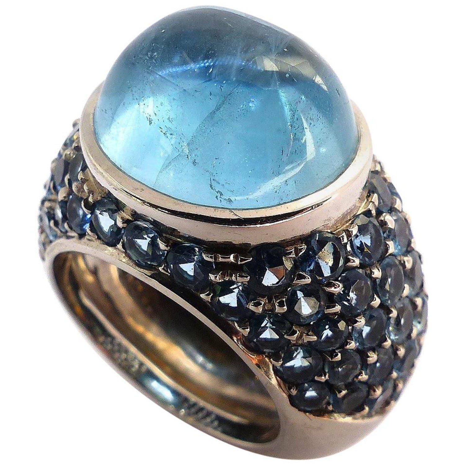 Ring in White Gold with 1 Aquamarine Cabouchon and Aquamarines round Pavé.  For Sale at 1stDibs