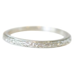 18 Karat White Gold Floral Engraved Wedding Band Vintage, circa 1925