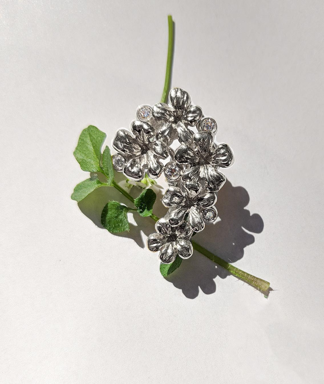 Eighteen Karat White Gold Modern Earrings with Diamonds and Blue Topazes For Sale 6