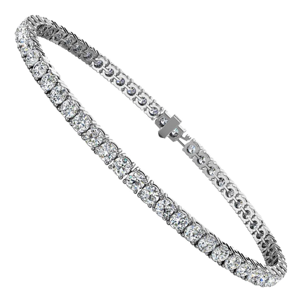 Bracelet tennis à quatre griffes en or blanc 18 carats et diamants de 5 carats