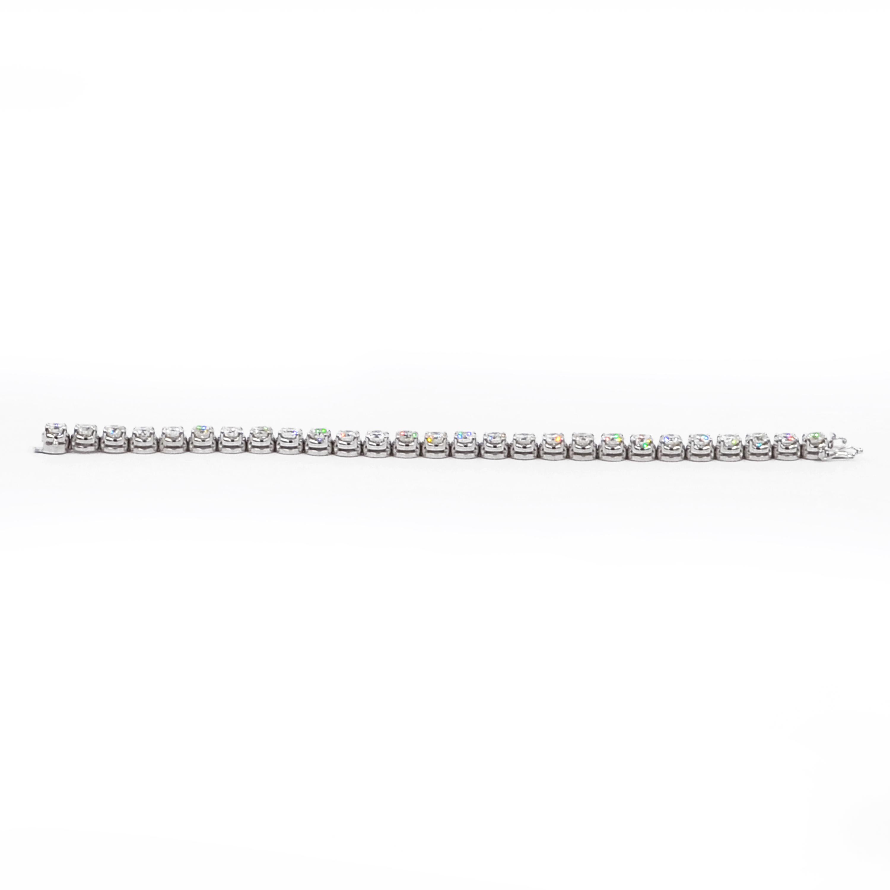 Modern 18 Karat White Gold Garavelli Diamond Tennis Bracelet Anniversary Collection For Sale