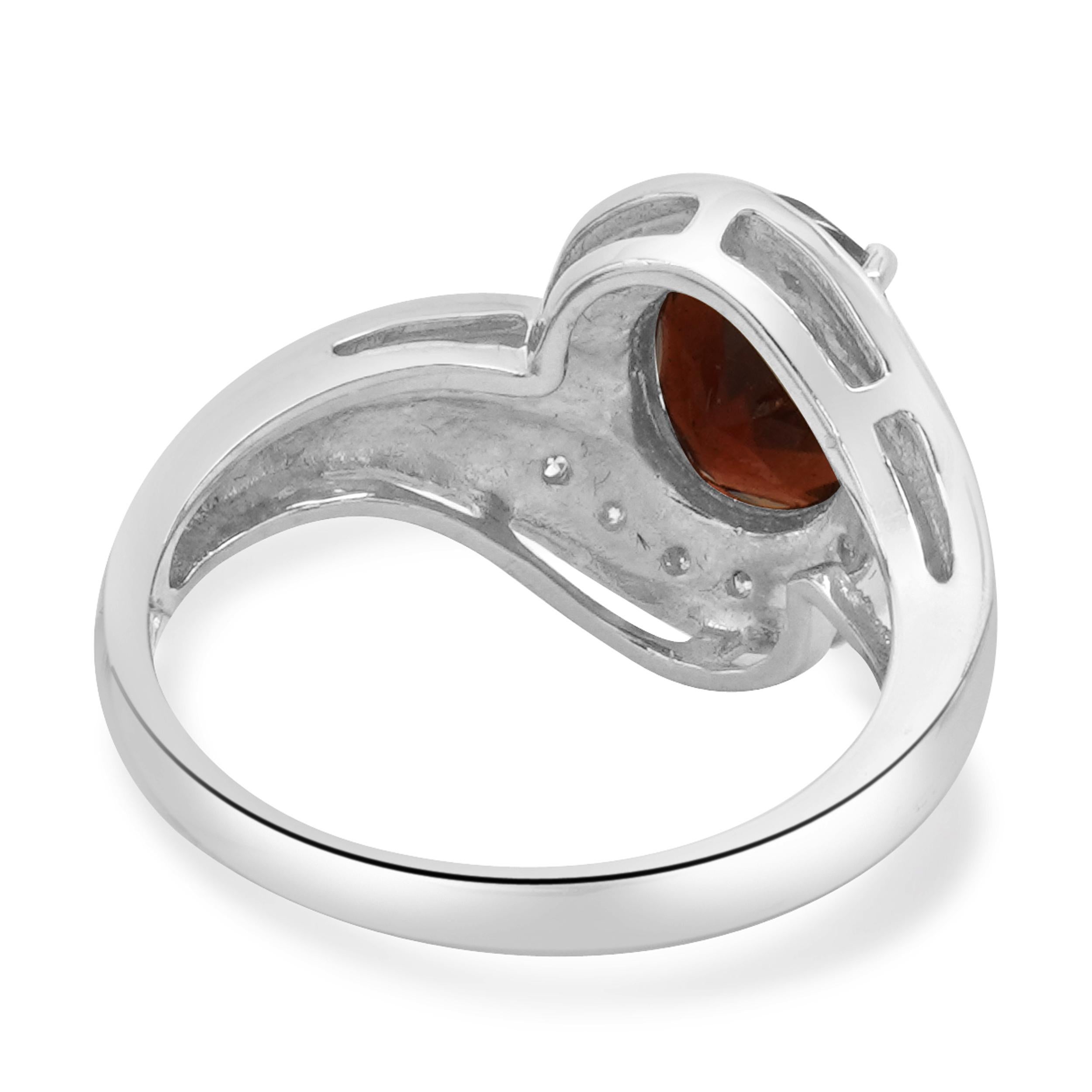 Anello bypass con granato e diamante in oro bianco 18 carati In condizioni ottime in vendita a Scottsdale, AZ