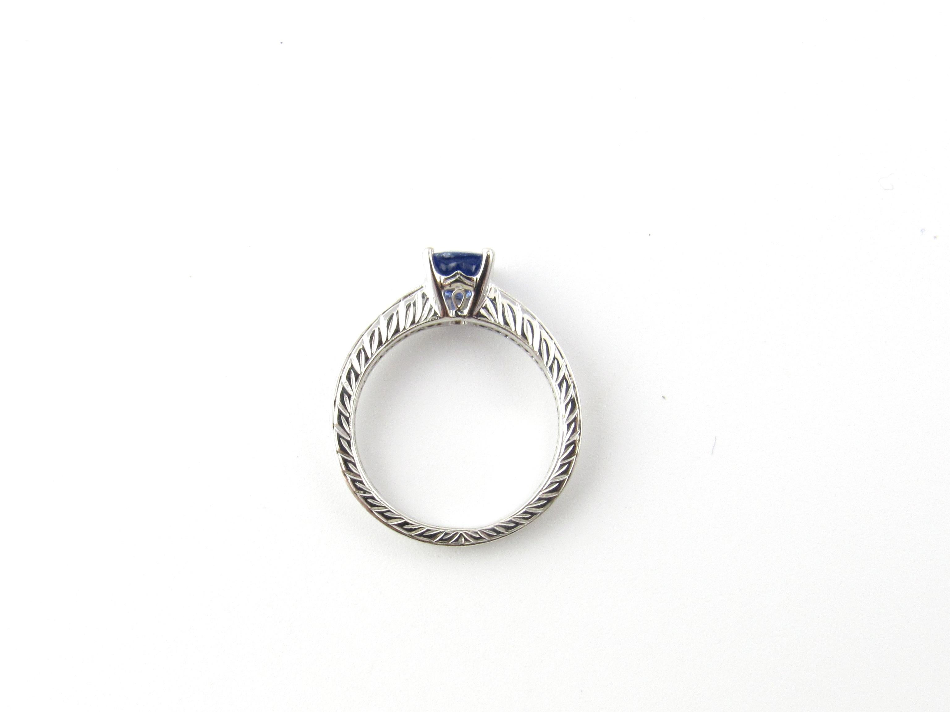 18 Karat White Gold Genuine Tanzanite and Diamond Ring In Good Condition For Sale In Washington Depot, CT