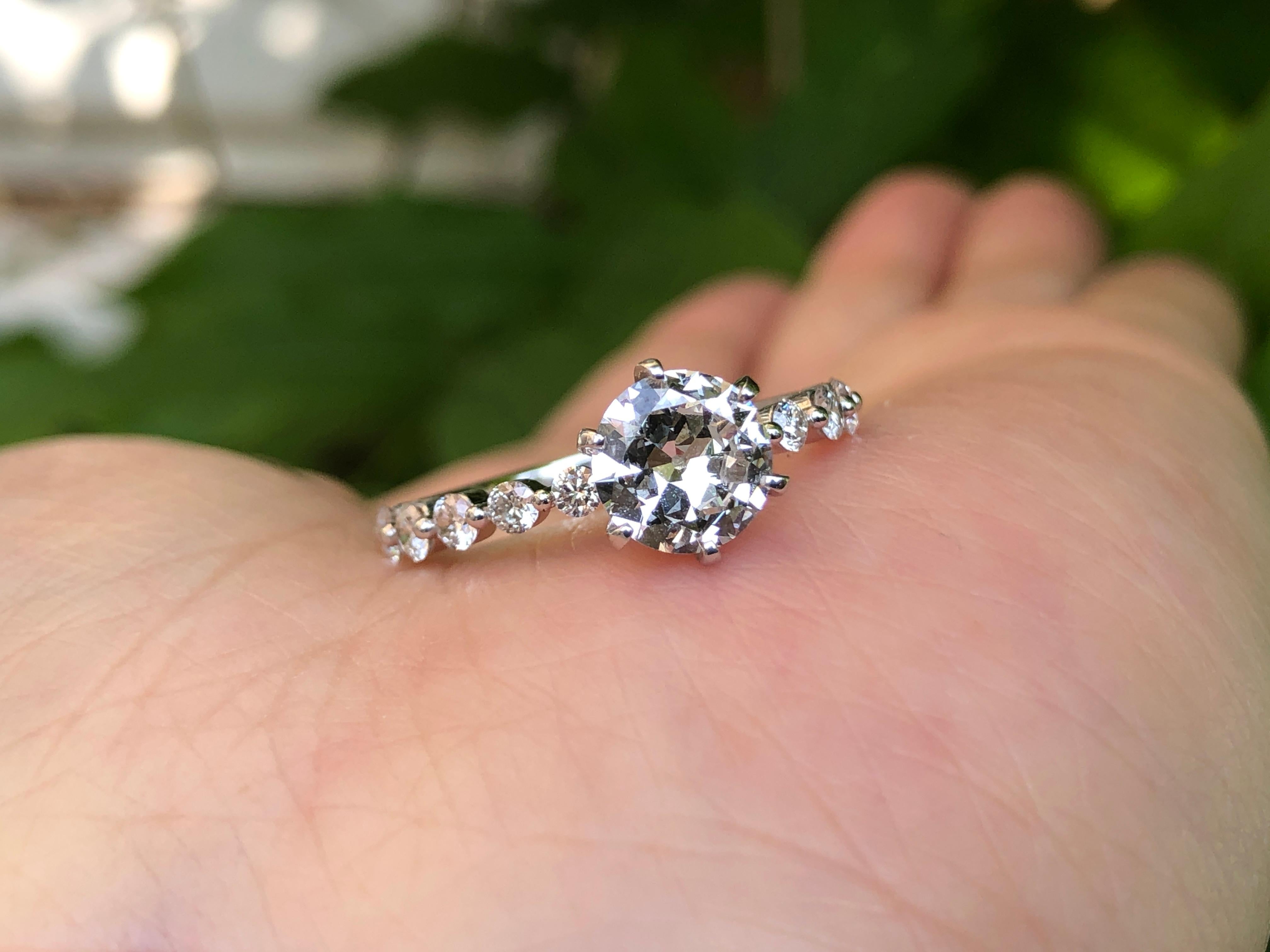 Taille vieille Europe Bague solitaire en or blanc 18K avec diamant GIA en vente