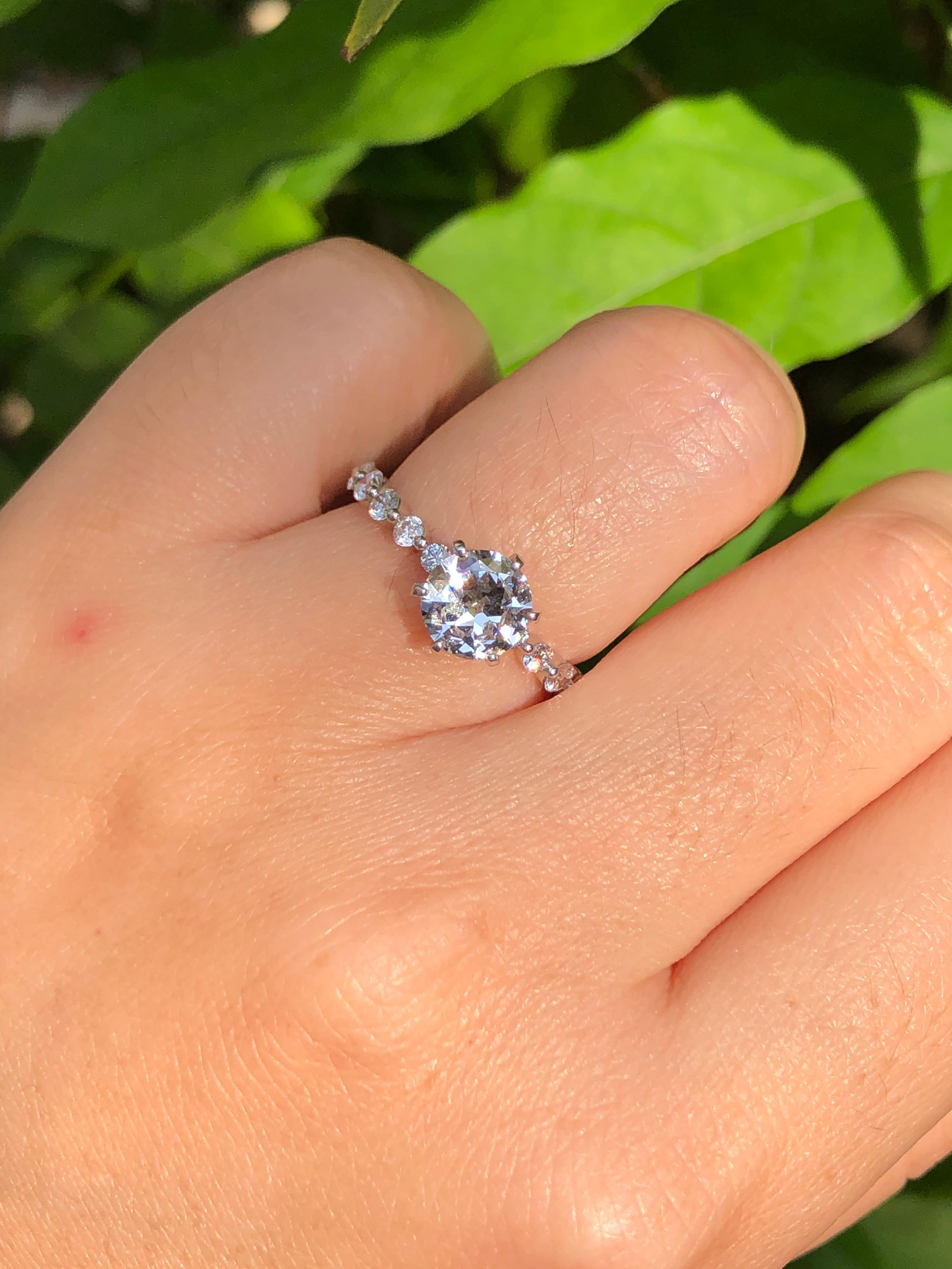 Bague solitaire en or blanc 18K avec diamant GIA Excellent état - En vente à Banbury, GB