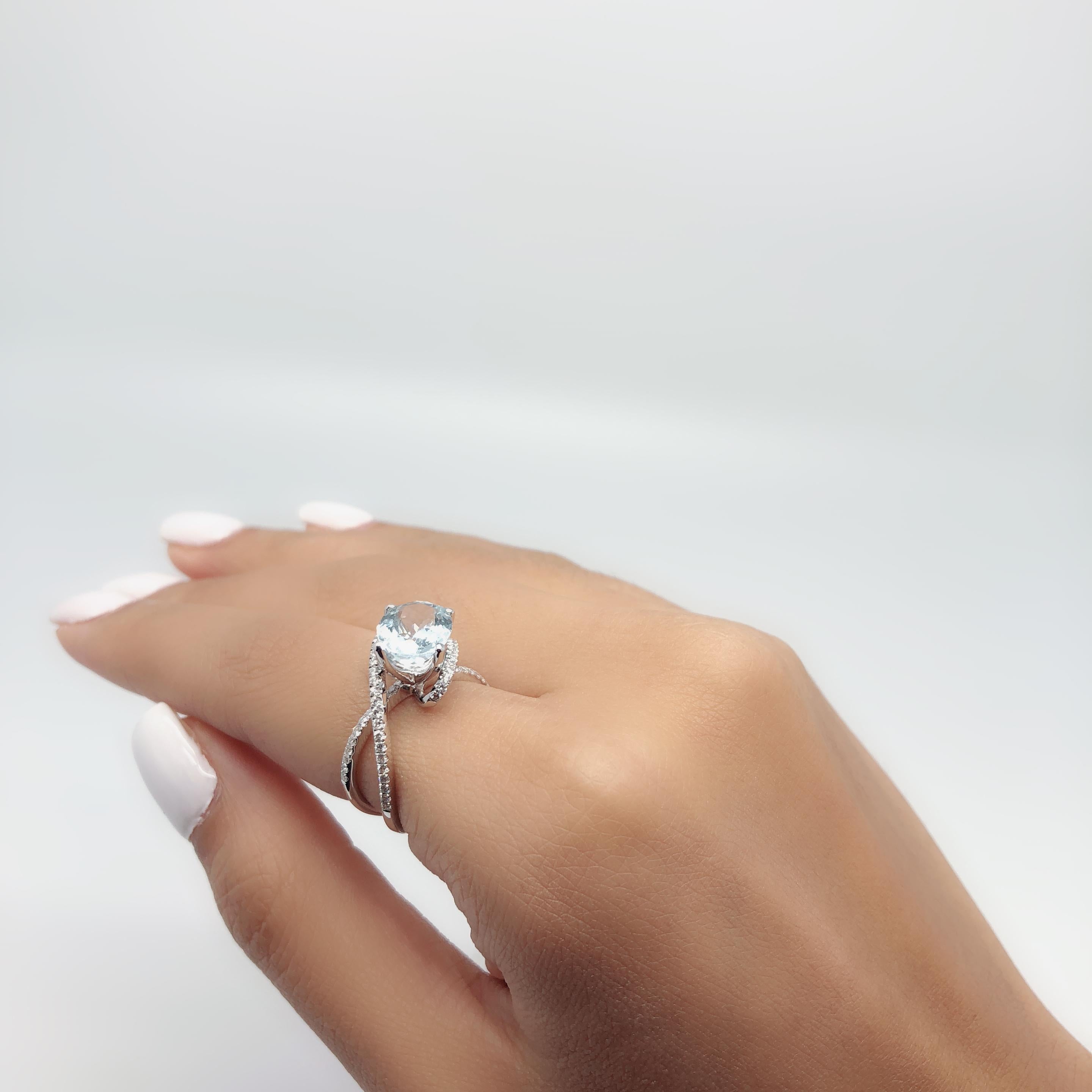 18 Karat White Gold Gilin Aquamarine and Diamond Engagement Ring 2