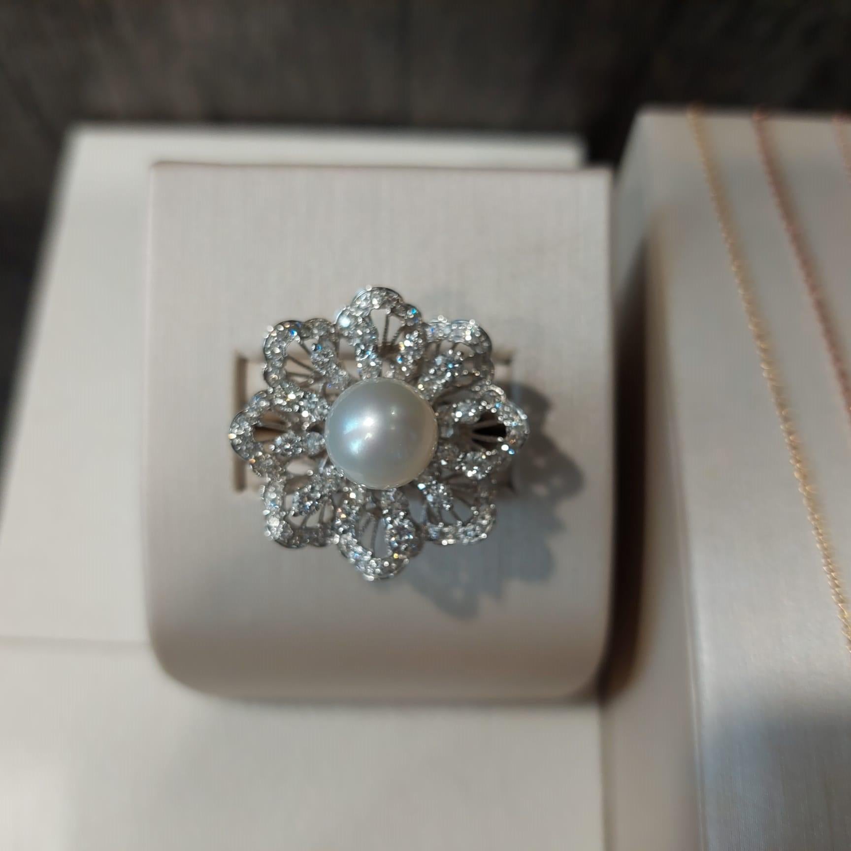 18 Karat White Gold Gilin Southsea Pearl and Diamond Cocktail Ring For Sale 8
