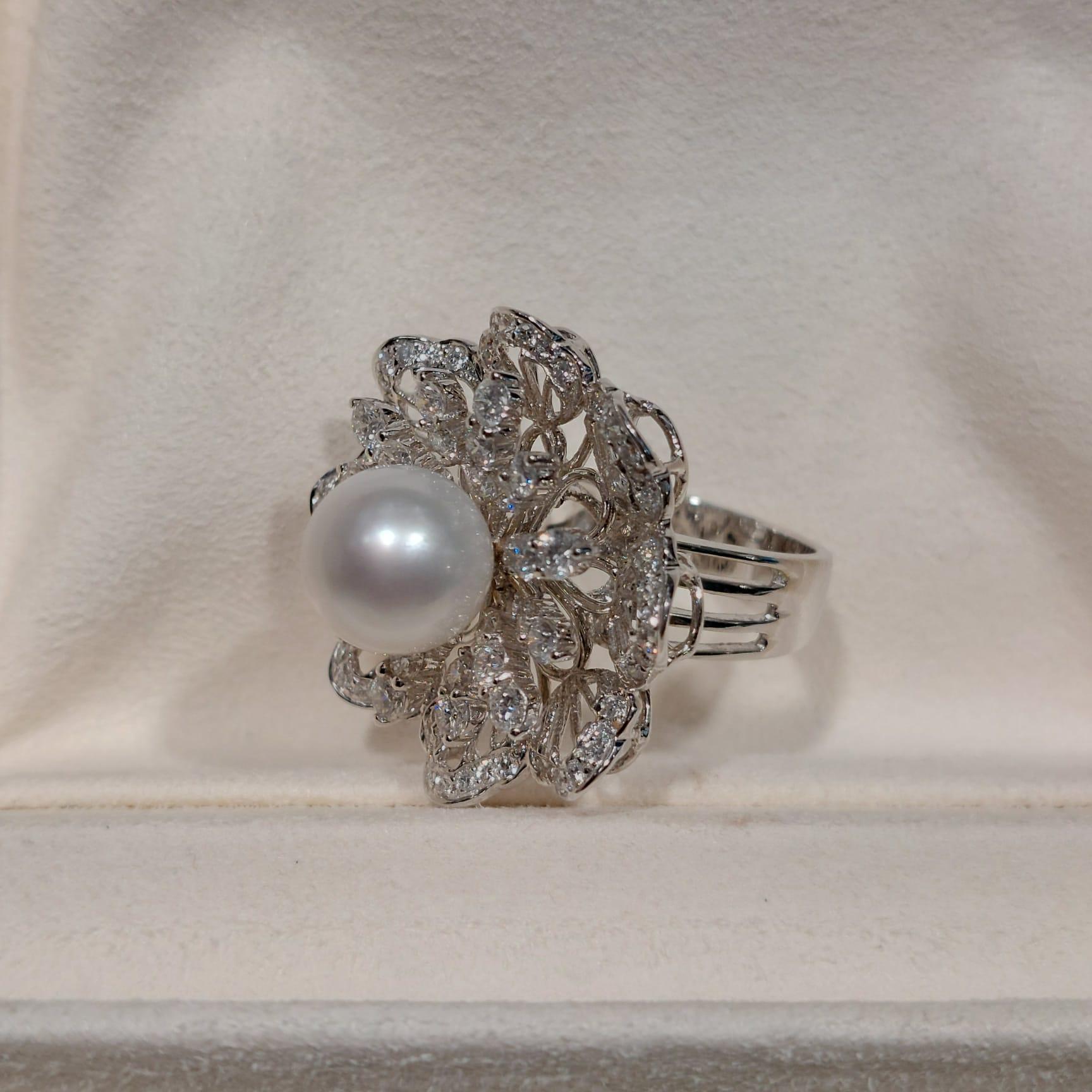 18 Karat White Gold Gilin Southsea Pearl and Diamond Cocktail Ring For Sale 2