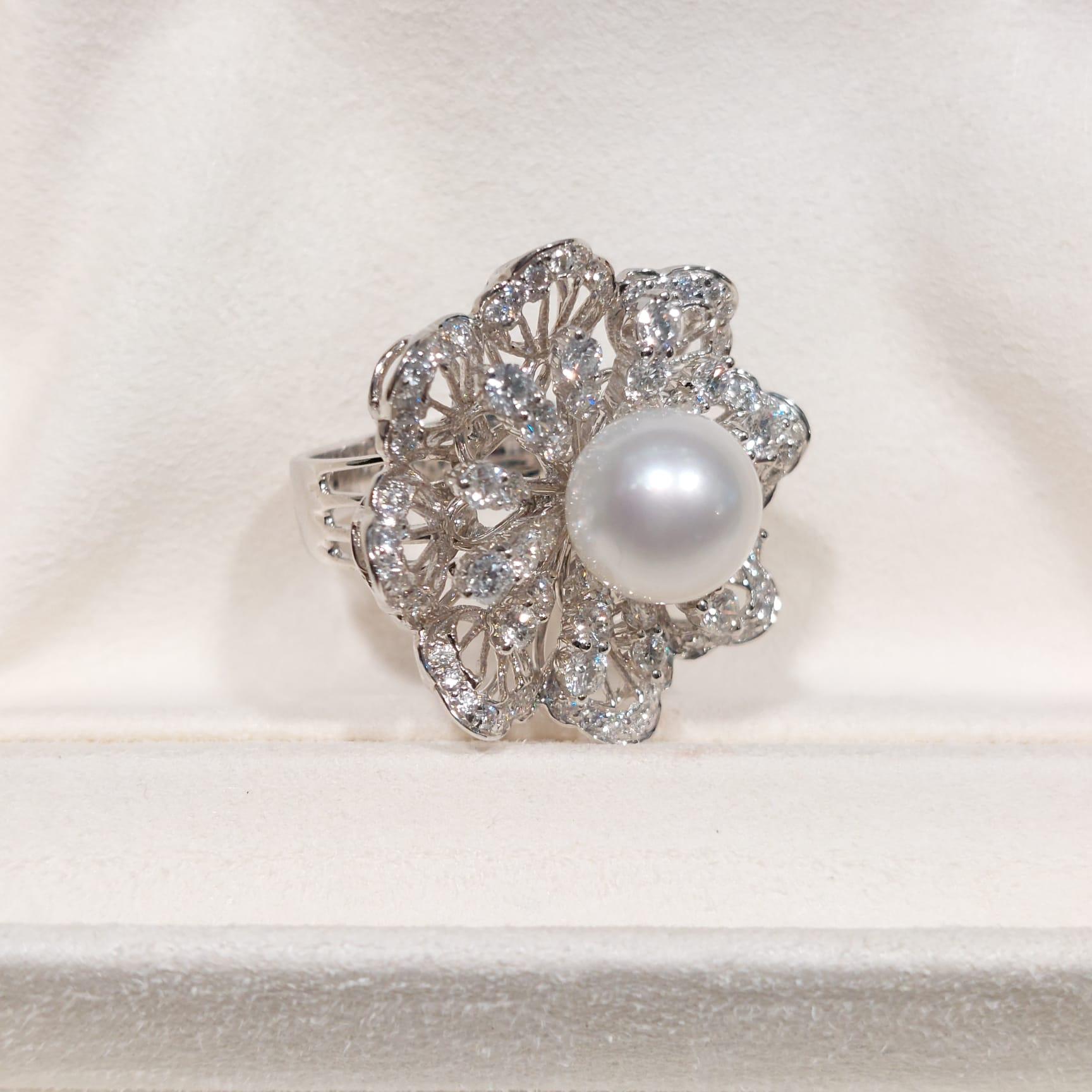 18 Karat White Gold Gilin Southsea Pearl and Diamond Cocktail Ring For Sale 3