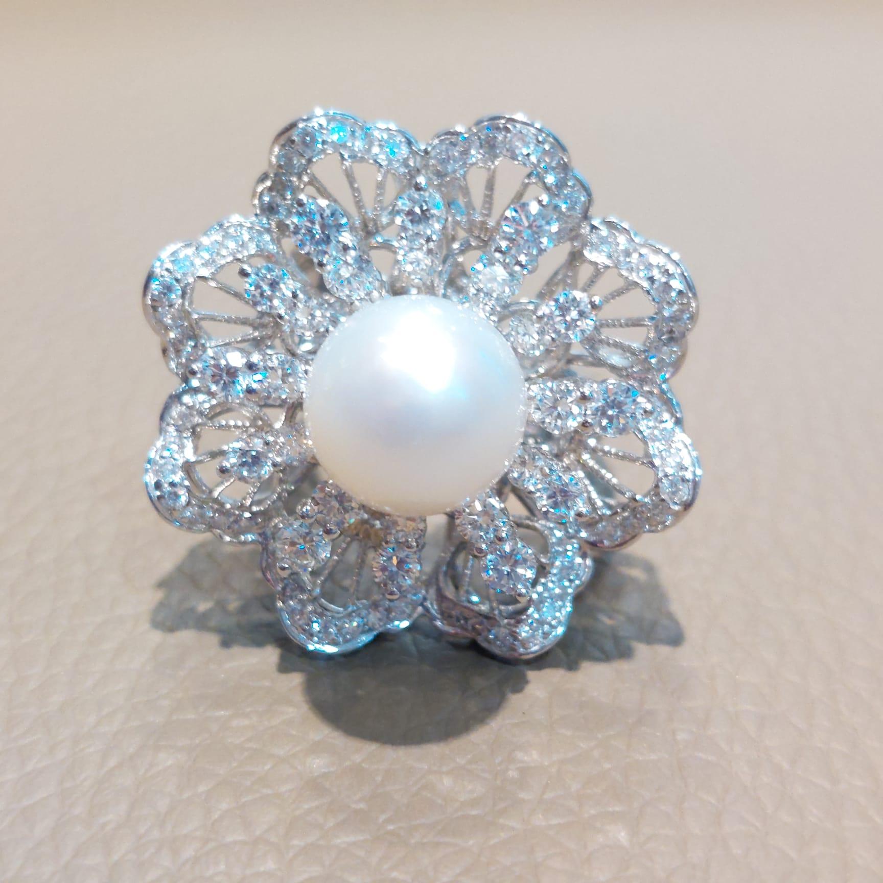 18 Karat White Gold Gilin Southsea Pearl and Diamond Cocktail Ring For Sale 4