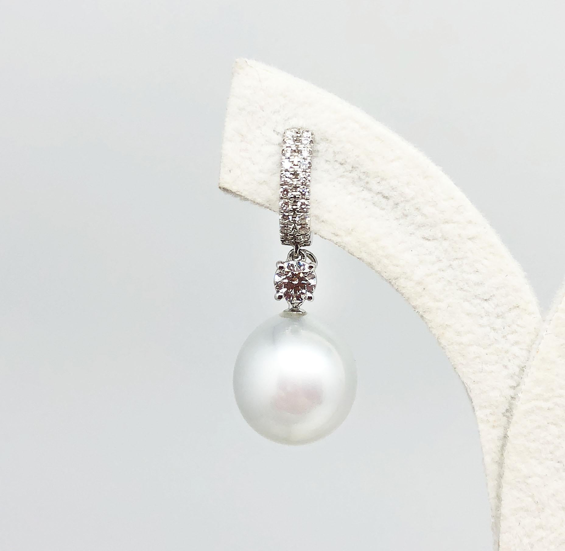 18 Karat White Gold Gilin Southsea Pearl Diamond Earrings In New Condition In Central, HK