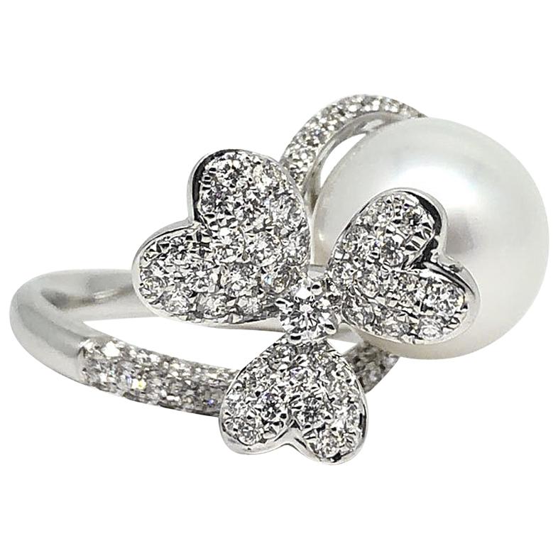 18 Karat White Gold Gilin White Southsea Pearl Diamond Ring For Sale