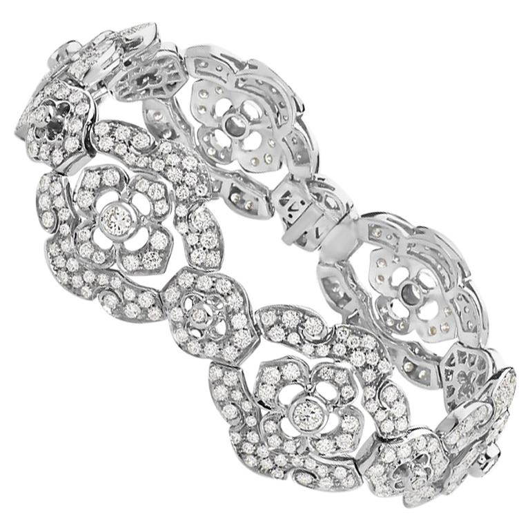 18 Karat White Gold Gold Flower Diamond Bracelet For Sale