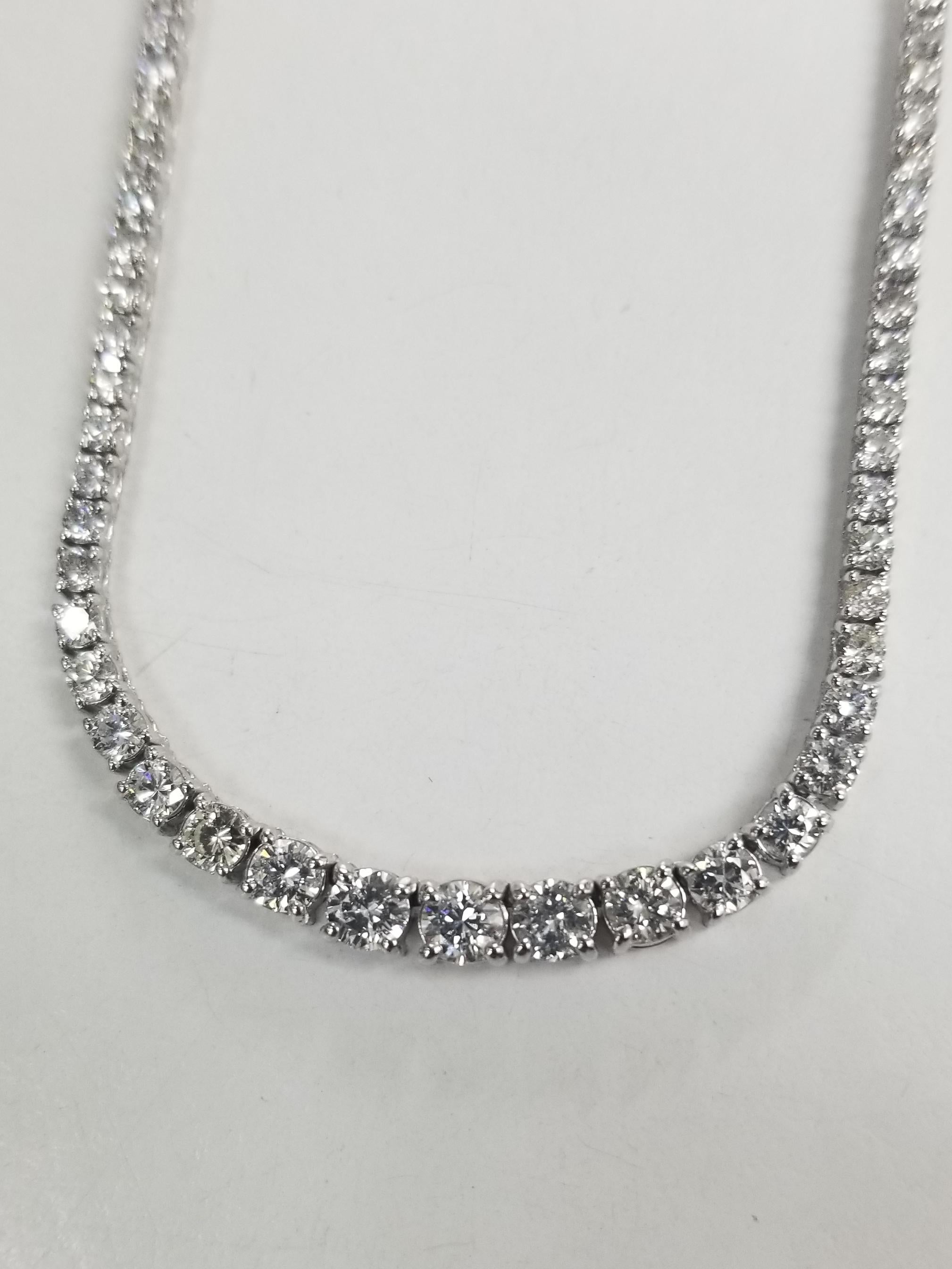 18 Karat White Gold Graduated 4 Prong Diamond Necklace 13.48 Carat In New Condition In Los Angeles, CA