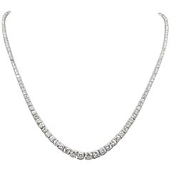 18 Karat White Gold Graduated 4 Prong Diamond Necklace 13.78 Carat