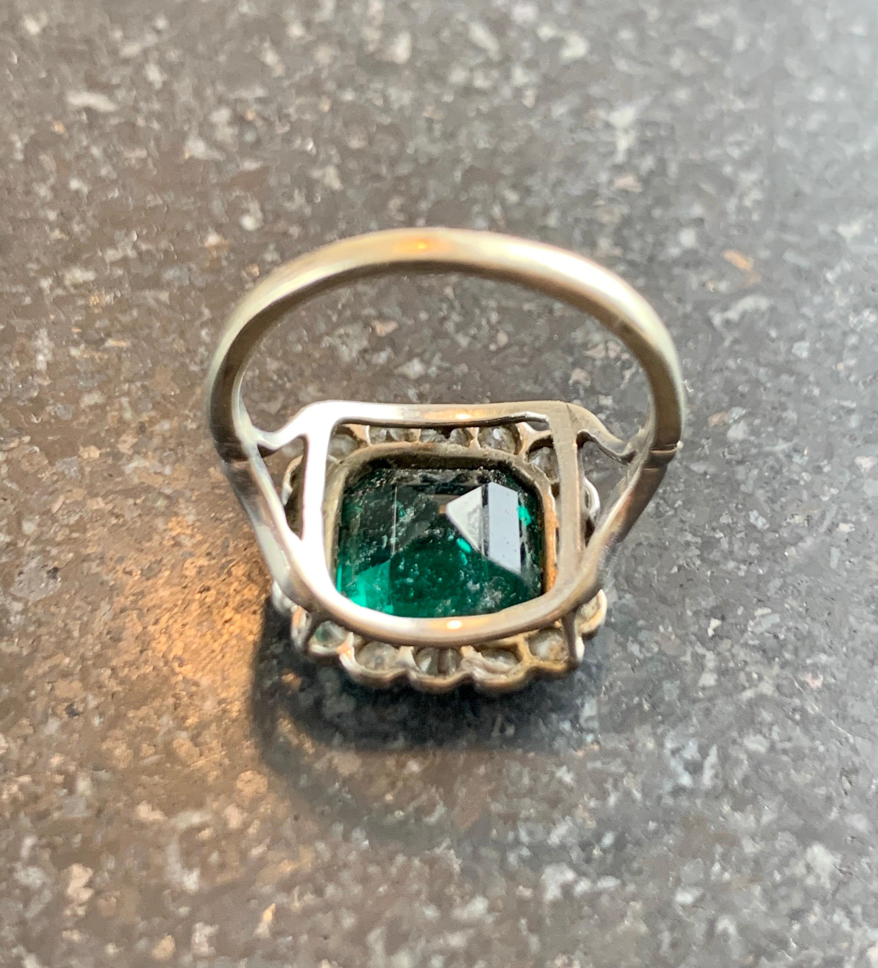 18 Karat White Gold, Green Emerald and Diamond Ring For Sale 8