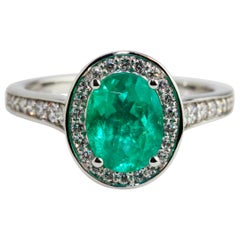 18 Karat White Gold Green Oval Emerald Diamond Engagement Ring