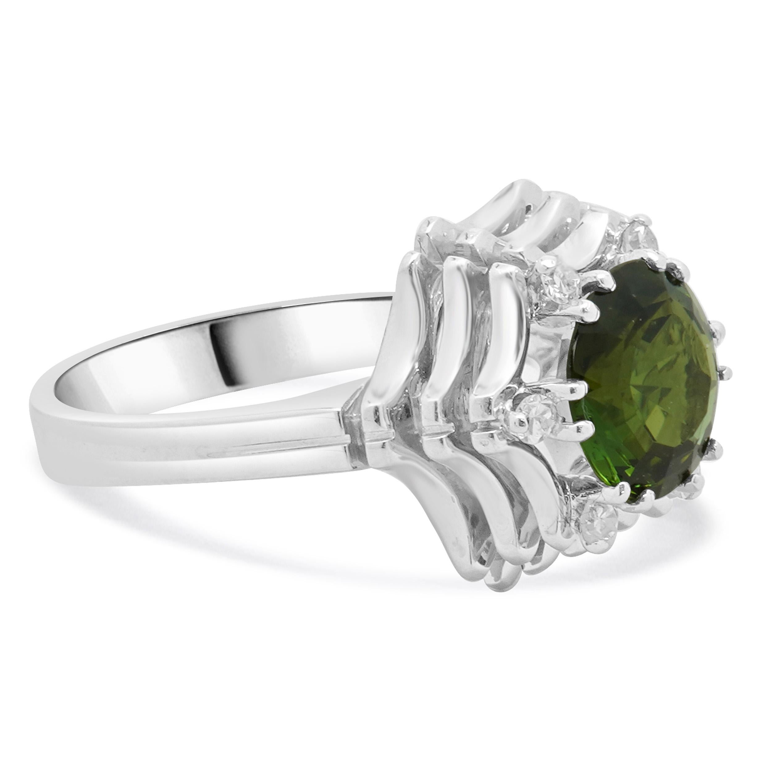 Anillo apilado de oro blanco de 18 quilates con turmalina verde y diamantes Corte redondo en venta
