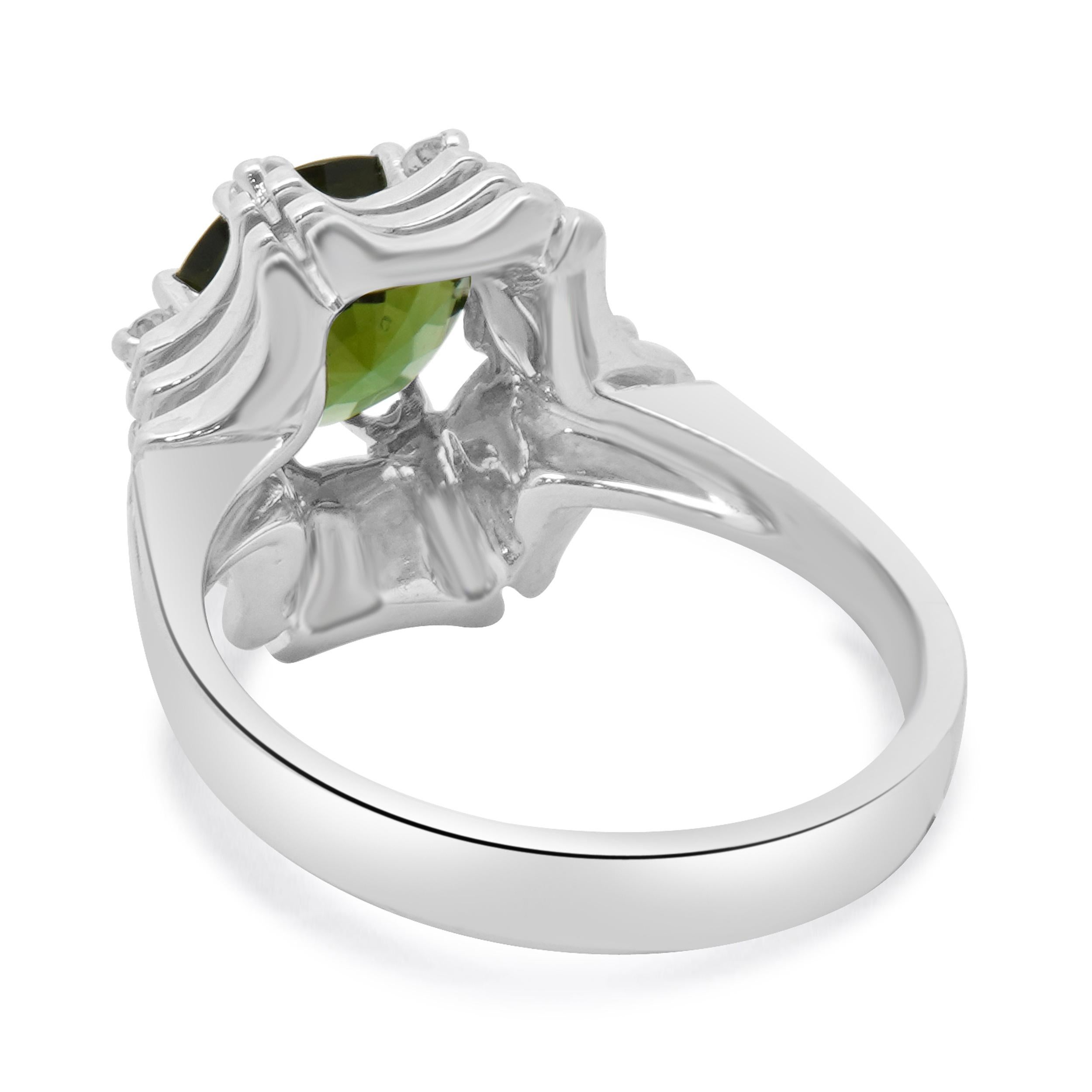 Anillo apilado de oro blanco de 18 quilates con turmalina verde y diamantes en Excelente estado para la venta en Scottsdale, AZ