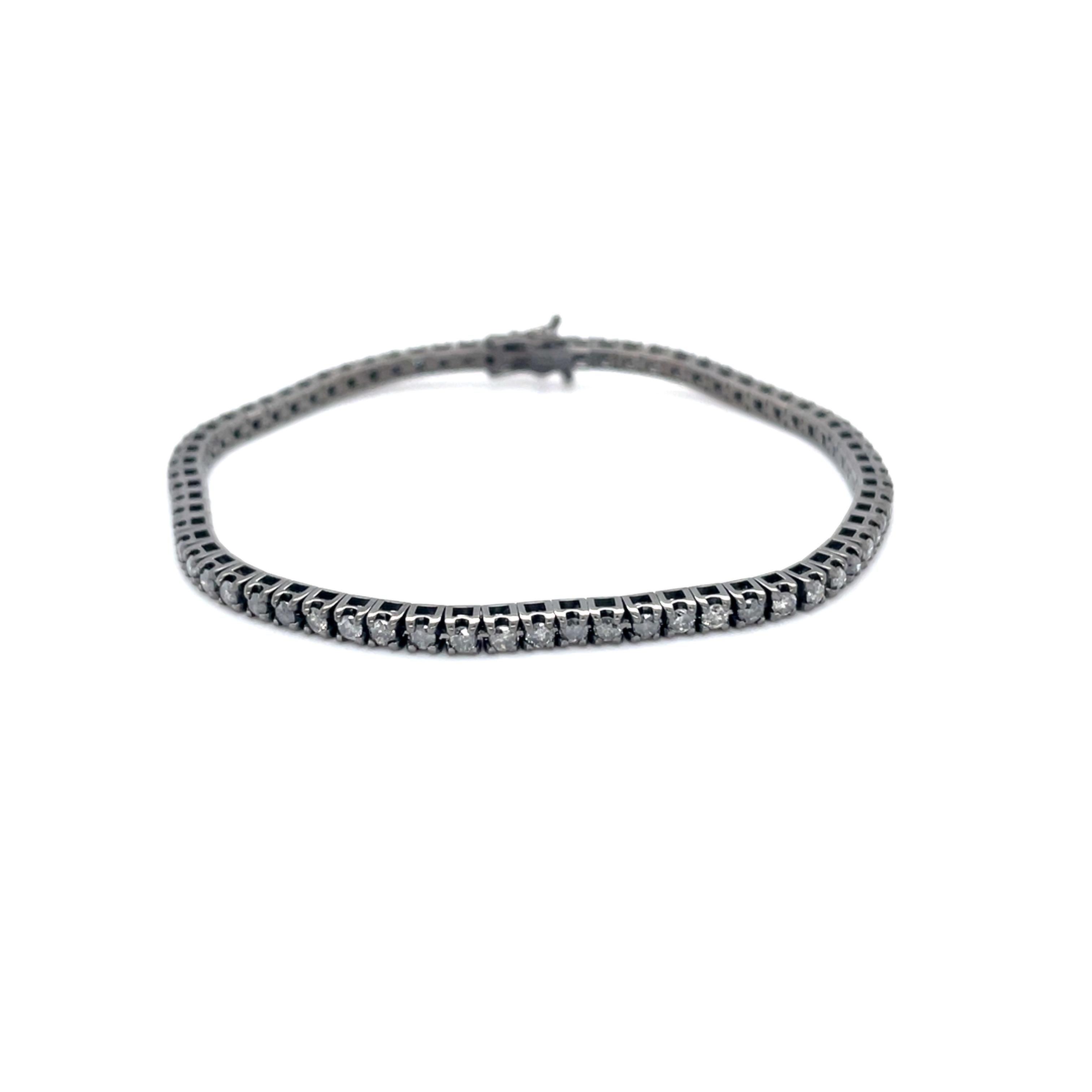 Contemporary 18 Karat White Gold Grey Diamond Tennis Bracelet For Sale