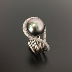 18 Karat White Gold Grey Tahitian Cultured Pearl Diamond Cocktail Ring