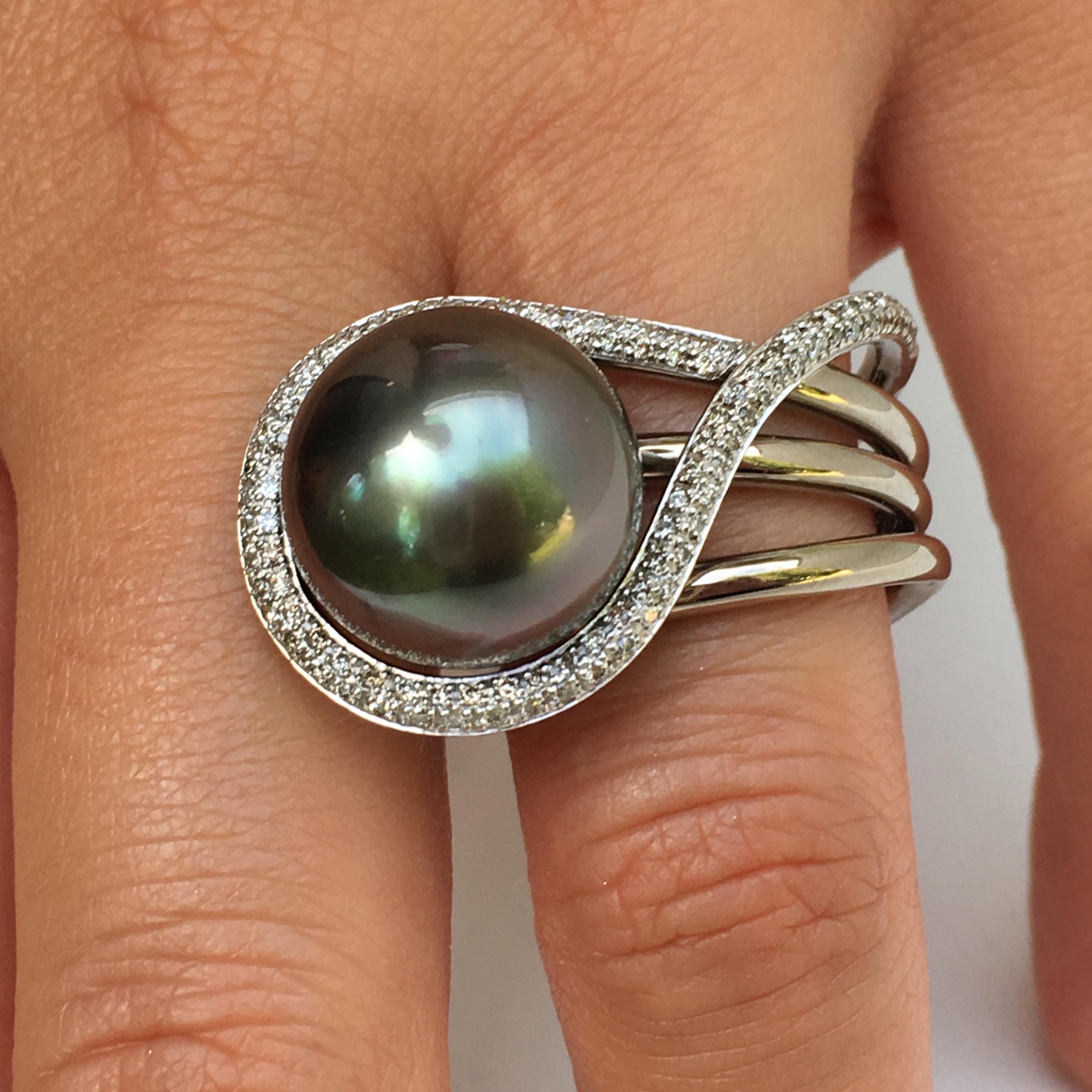 Women's 18 Karat White Gold Grey Tahitian Cultured Pearl Diamond Cocktail Ring For Sale