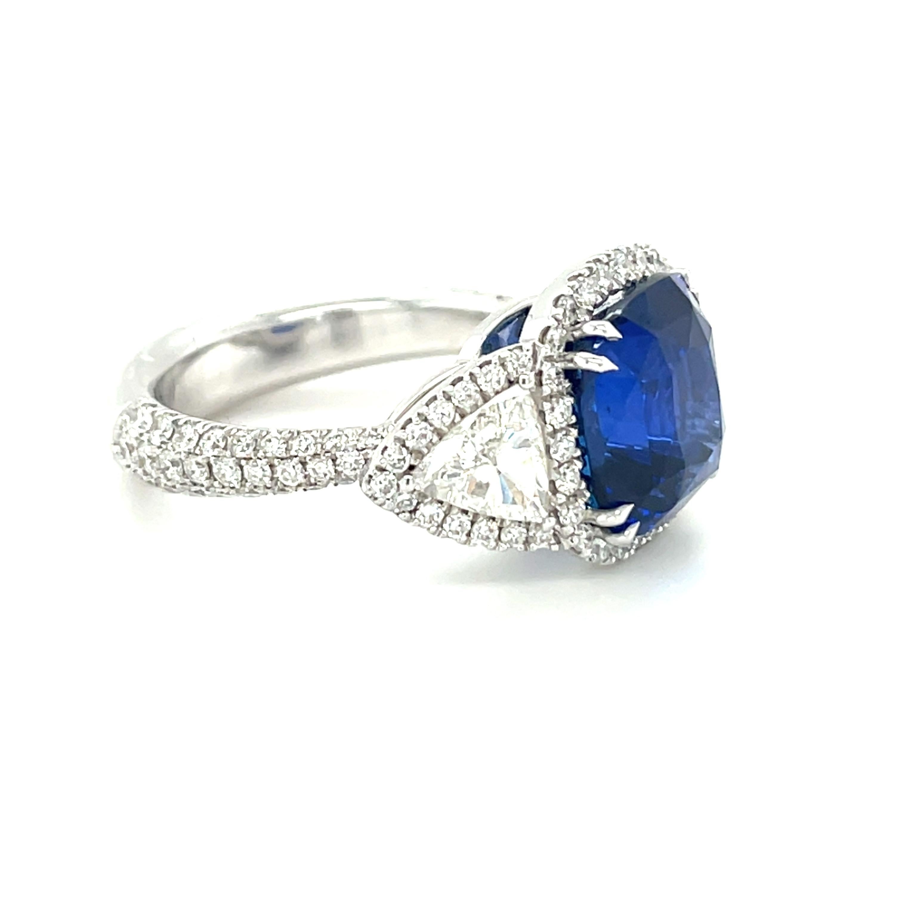 18 Karat White Gold GRS Sapphire Trillion Diamonds Engagement Ring In New Condition For Sale In Monte-Carlo, MC