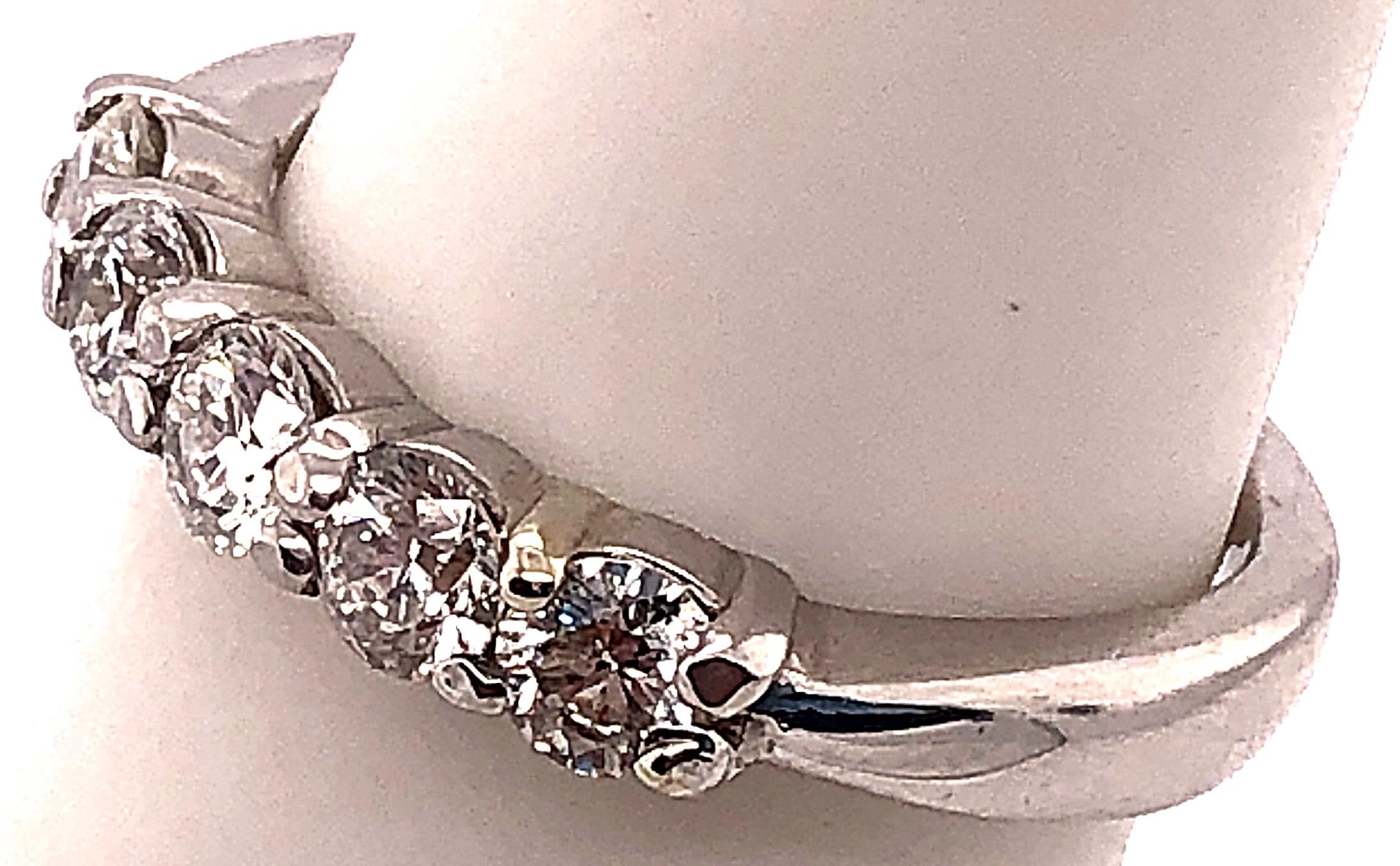 18 Karat White Gold Half anniversary Ring with Five Round Diamonds In Good Condition For Sale In Stamford, CT