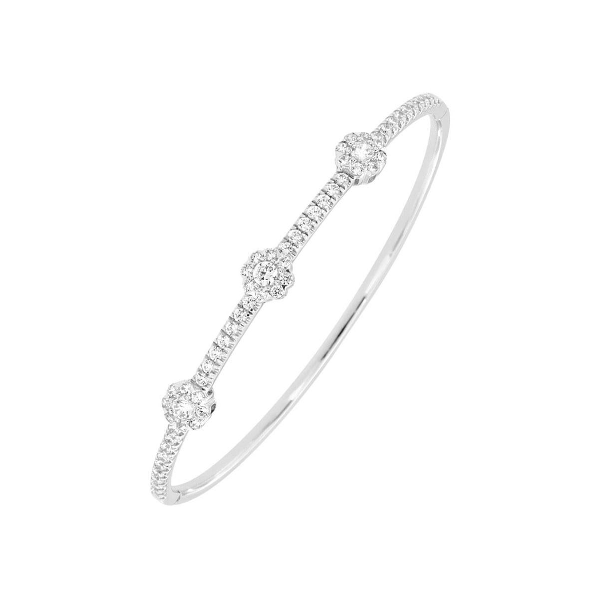 Taille ronde Bracelet jonc en or blanc 18 carats avec halo de diamants de 1 1/2 carat en vente