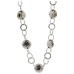 18 Karat White Gold Hammered Chain Necklace