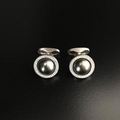 18 Karat White Gold Handmade Tahitian Pearls and Diamonds Cufflinks