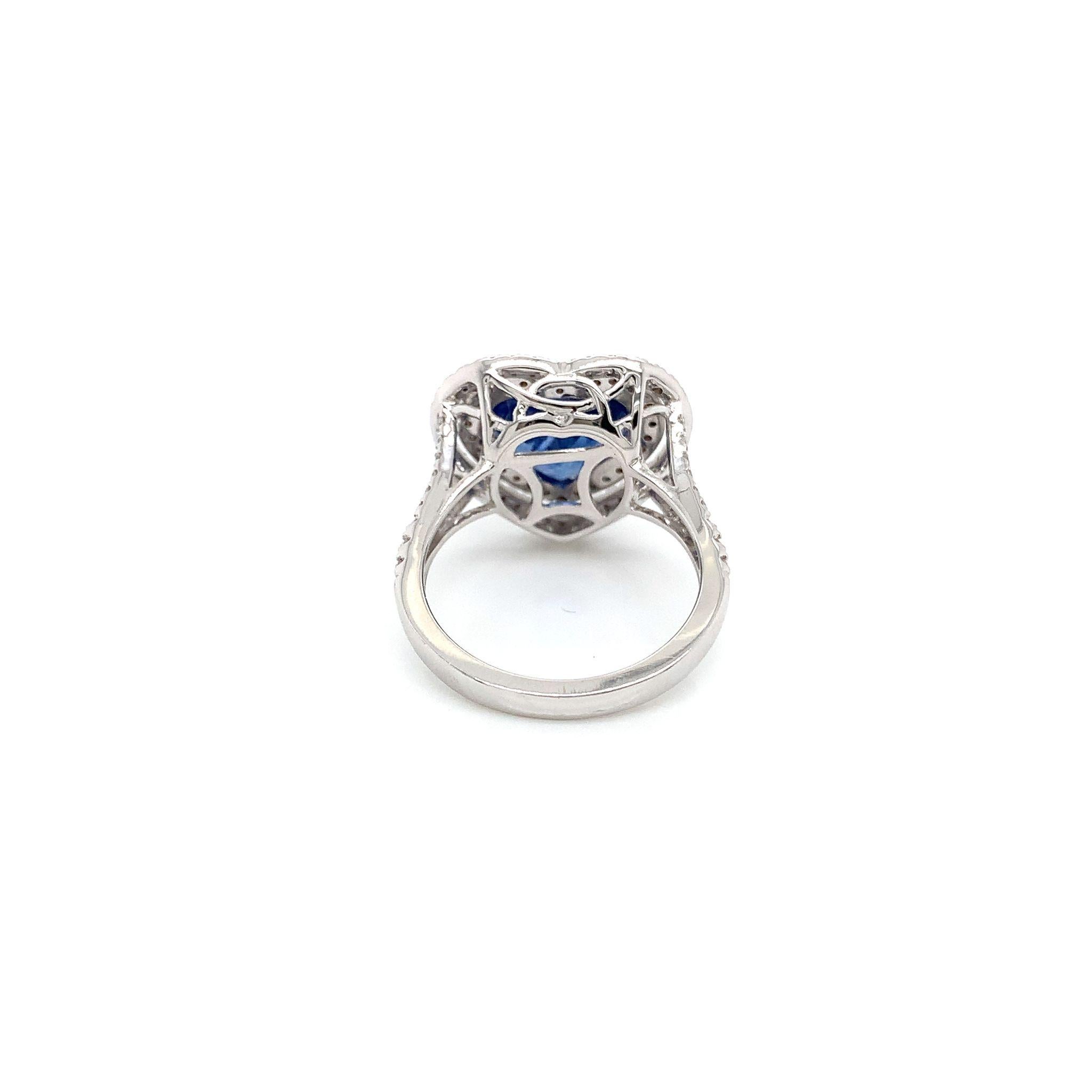 18 Karat White Gold Heart Shape Ceylon Sapphire & Diamond Ring 3.58 Carats In New Condition In Great Neck, NY