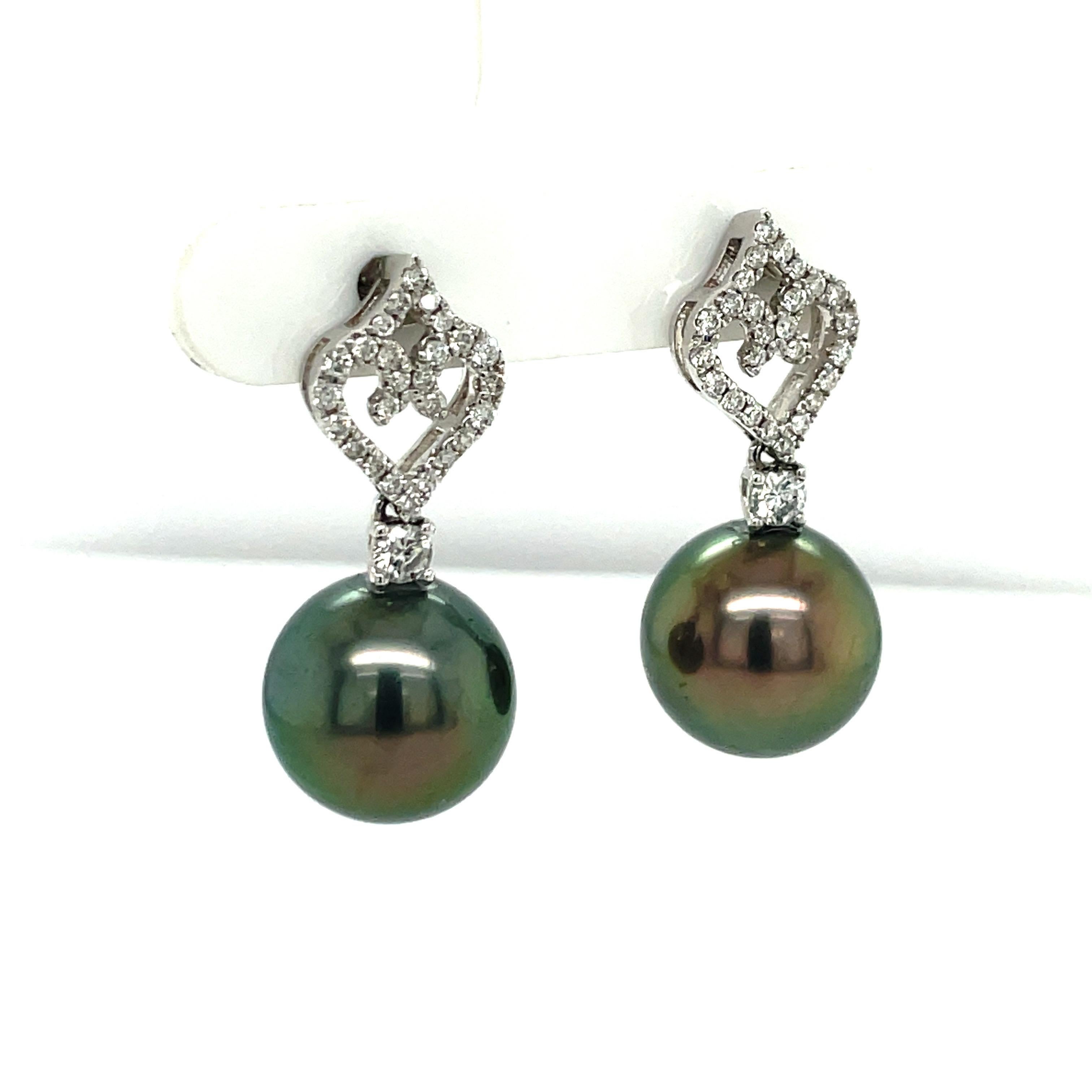18 Karat White Gold Heart Tahitian Pearl Drop Earrings 0.38 Carats In New Condition For Sale In New York, NY