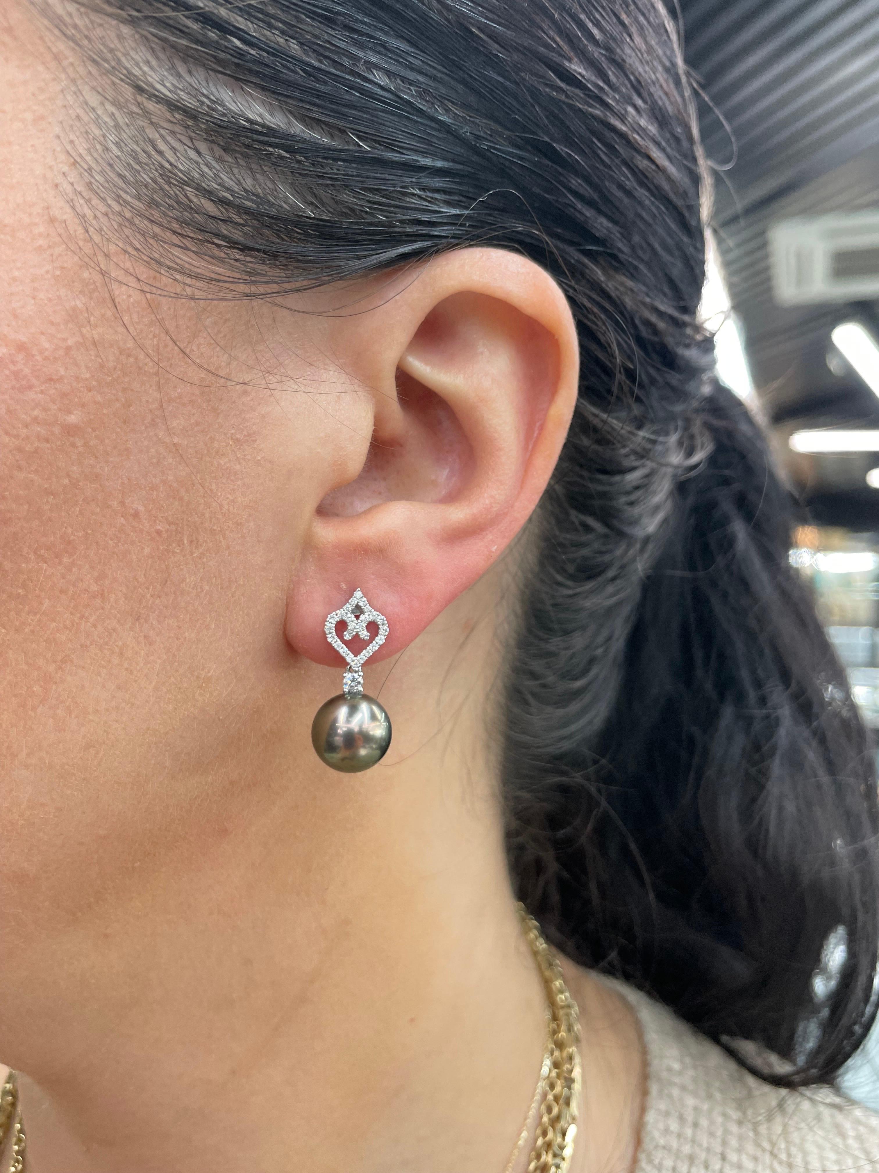 18 Karat White Gold Heart Tahitian Pearl Drop Earrings 0.38 Carats For Sale 3