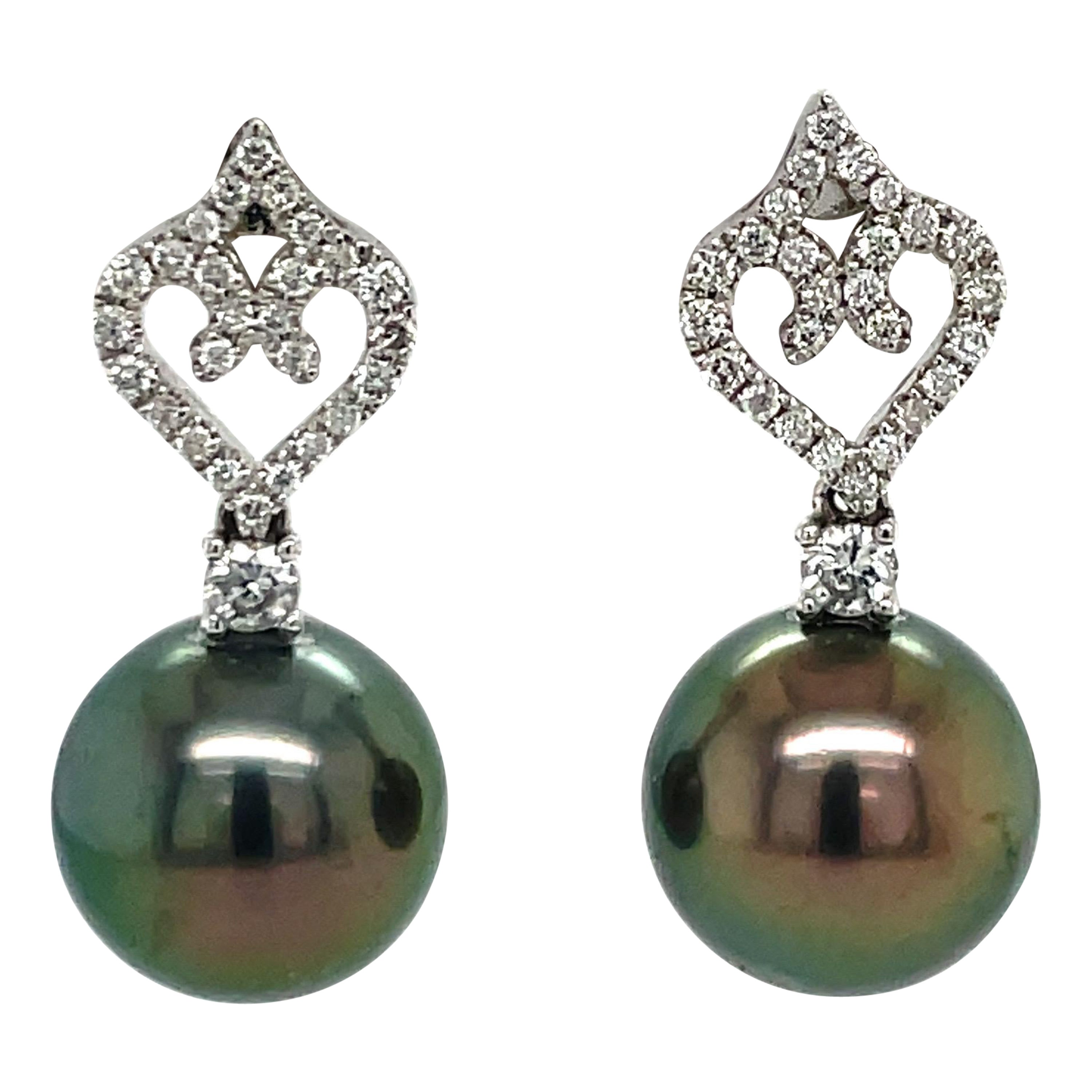 Pendants d'oreilles en or blanc 18 carats avec perle de Tahiti en forme de cœur 0,38 carats