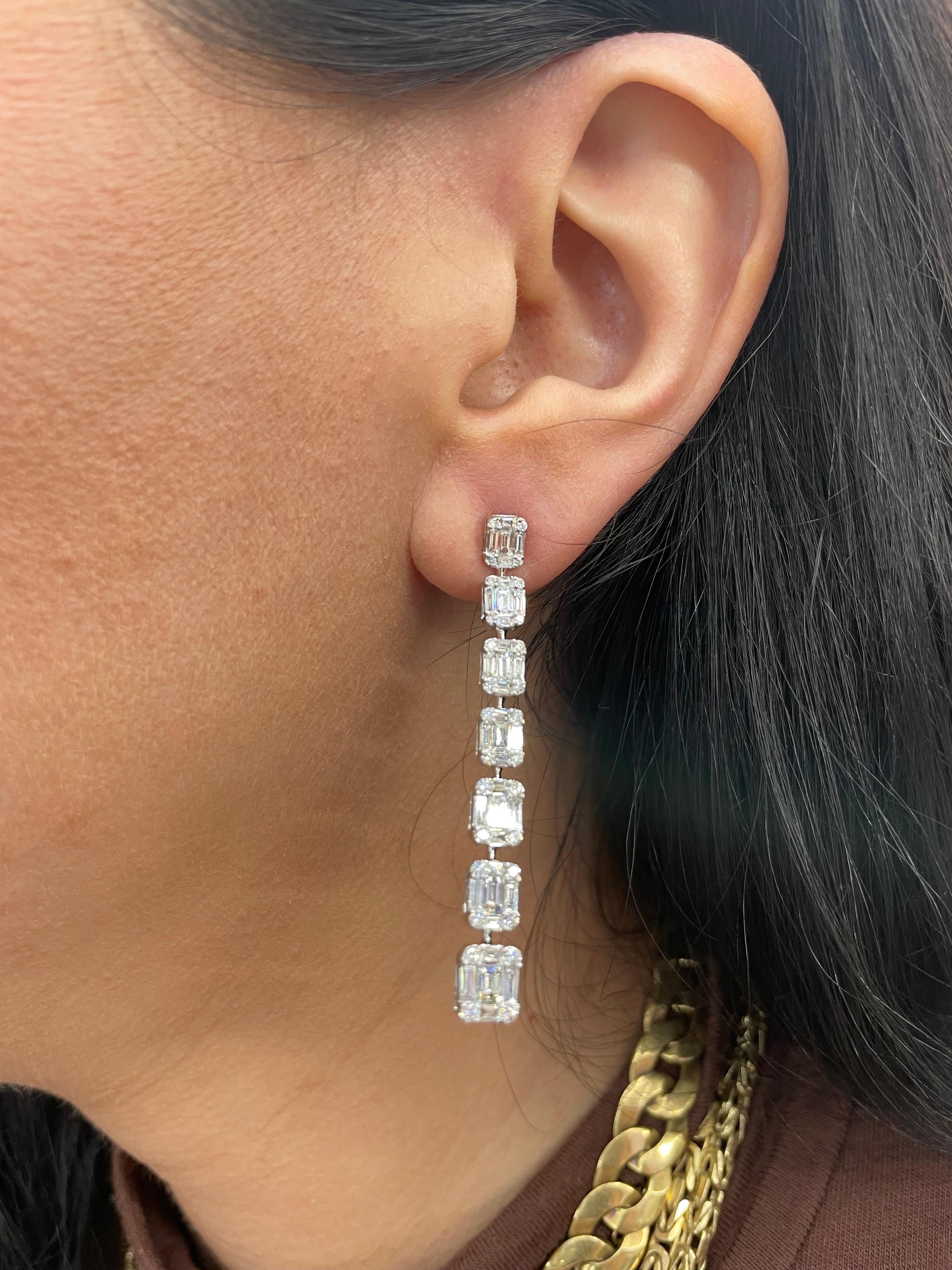 Boucles d'oreilles pendantes en or blanc 18 carats avec diamants de 3,27 carats et 9,8 grammes, sertis en illusion en vente 7