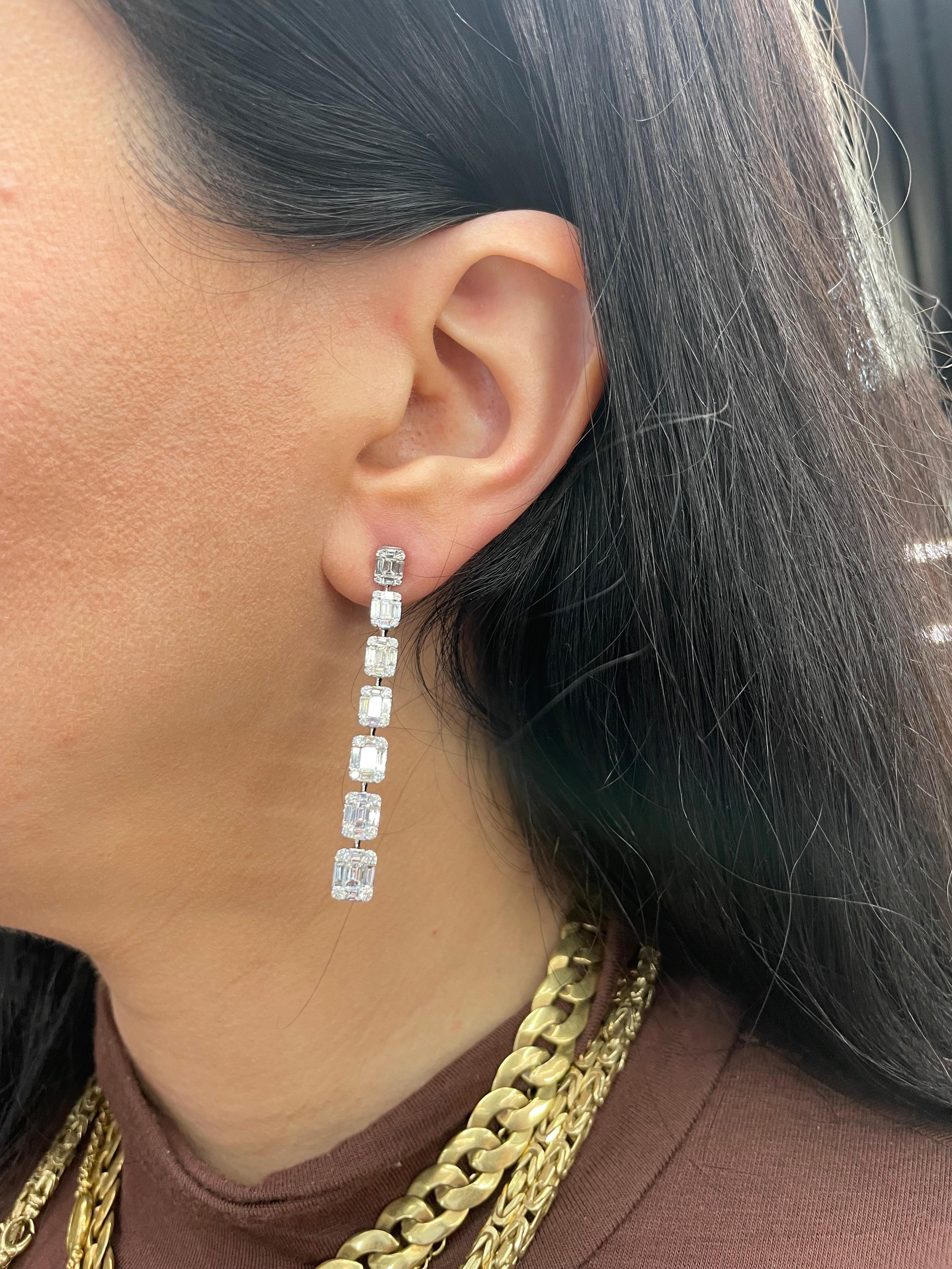 Boucles d'oreilles pendantes en or blanc 18 carats avec diamants de 3,27 carats et 9,8 grammes, sertis en illusion en vente 8