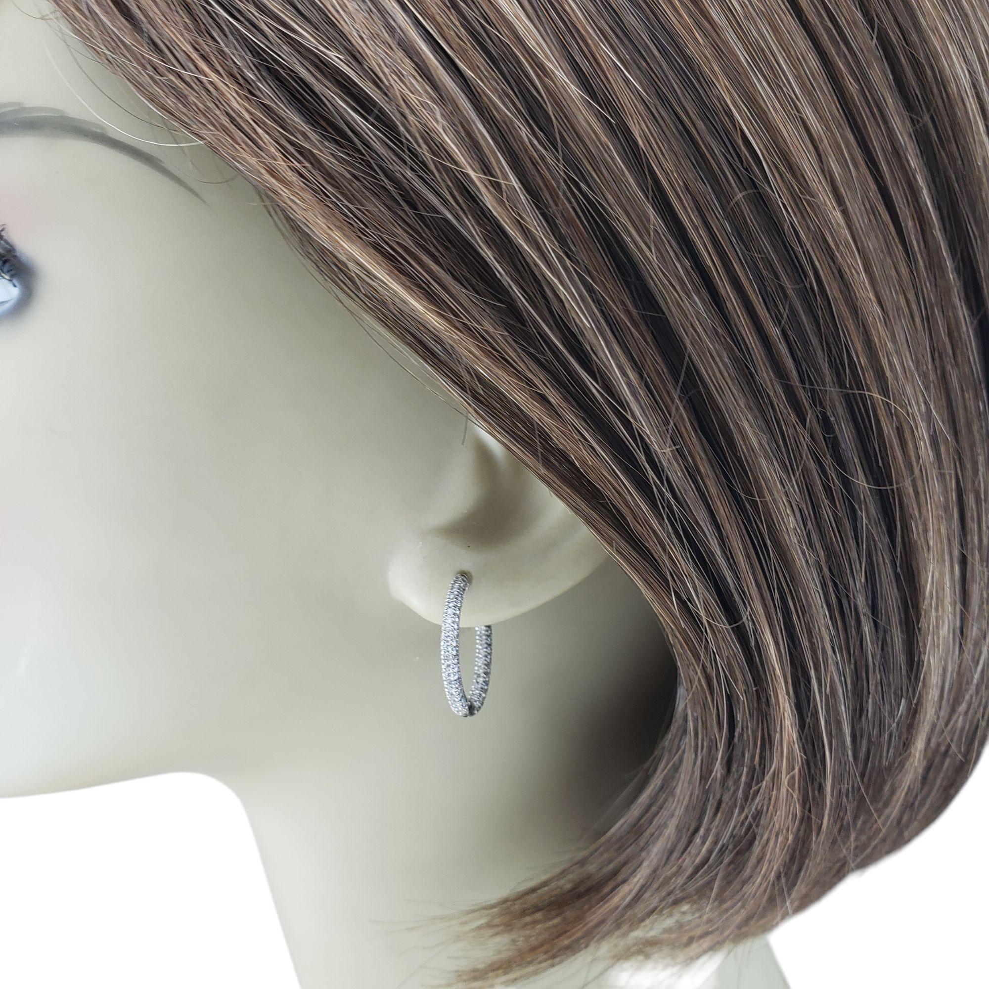 Donna Orecchini a cerchio con diamante Inside Out in oro bianco 18 carati #21472 in vendita